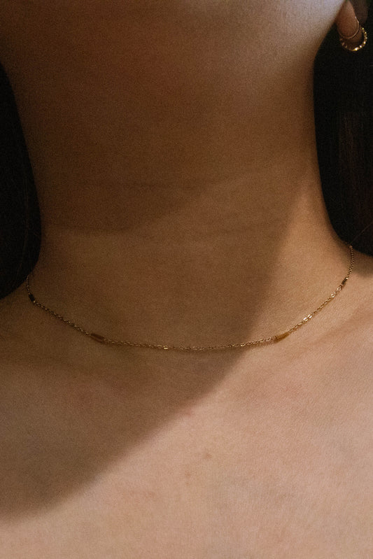 A Dashing Bar Necklace (14K)