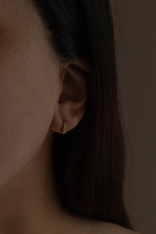 Three Stone Huggie Hoop Earrings | Gold