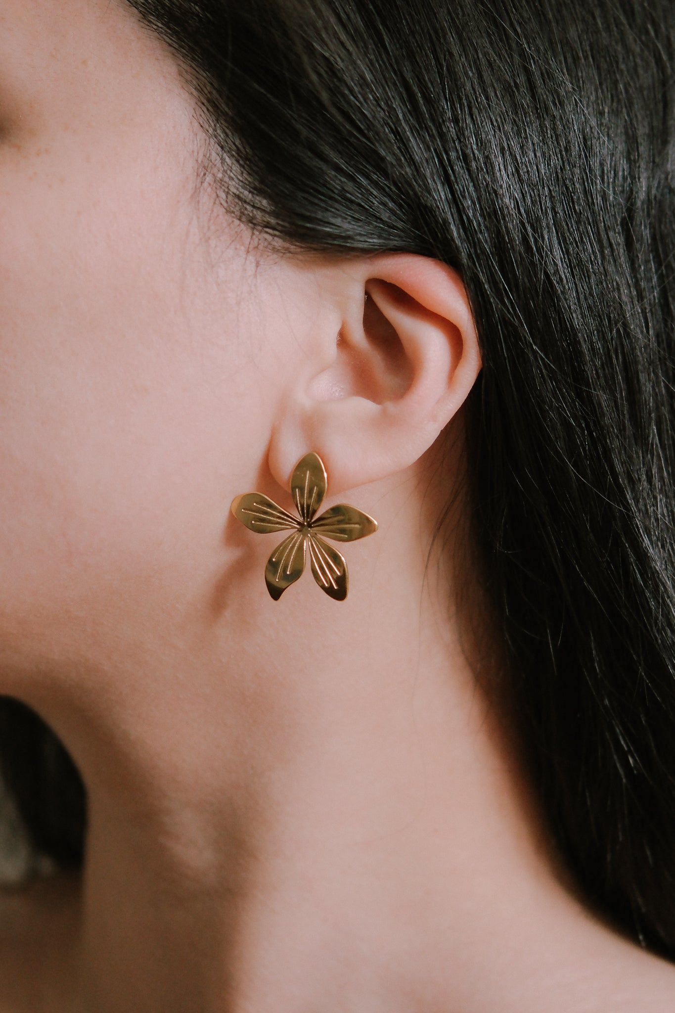 Luau Flower Earrings