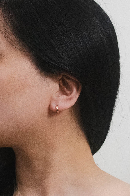 Mini Bolded Huggie Hoop Earrings | Gold