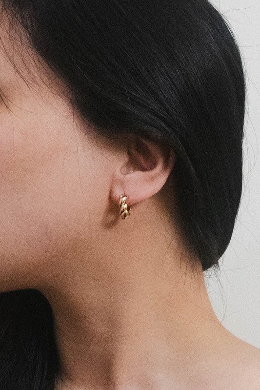 Twist Huggie Hoop Earrings | Gold