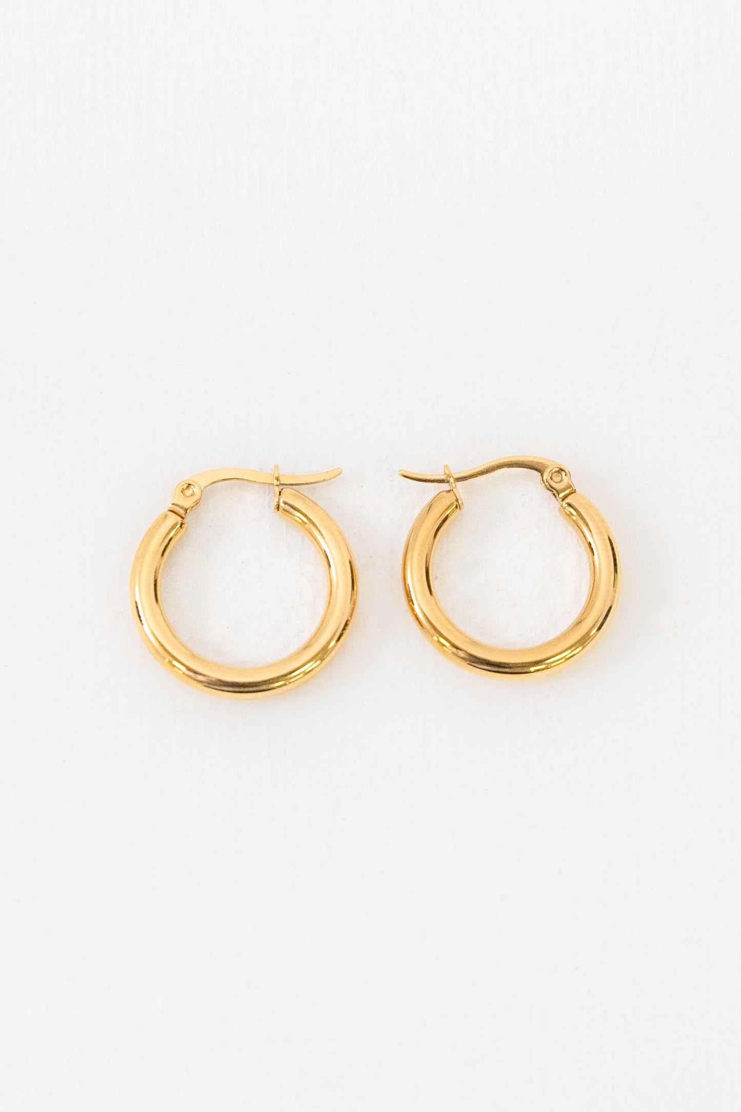Classic Medium Hoop Earrings | Gold