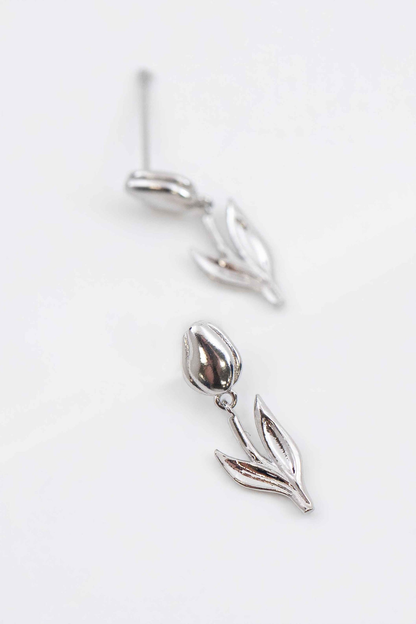 Tulip Dangle Earrings | Silver