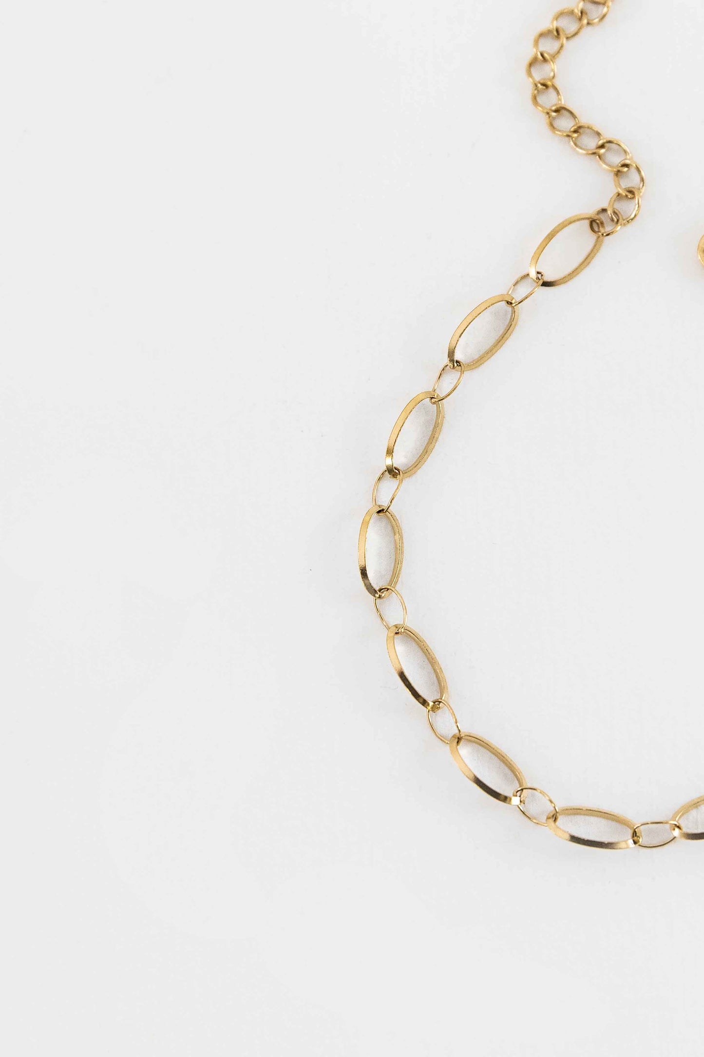 Delicate Oval Link Chain Bracelet | Gold