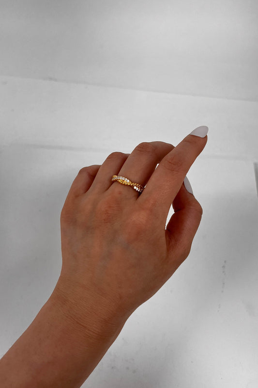 Sparkling Twist Adjustable Ring | Gold