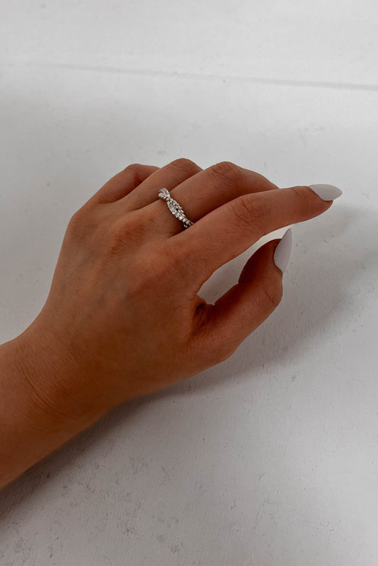 Sparkling Twist Adjustable Ring | Silver