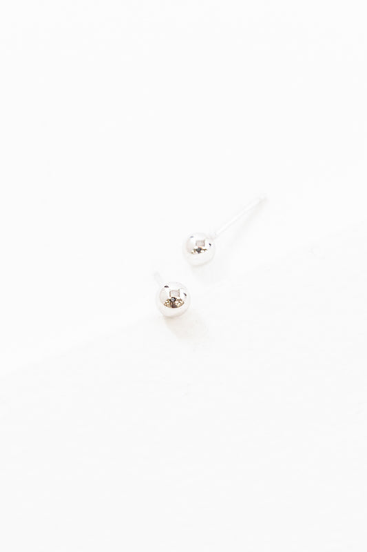 Round Stud Earrings (Sterling Silver)
