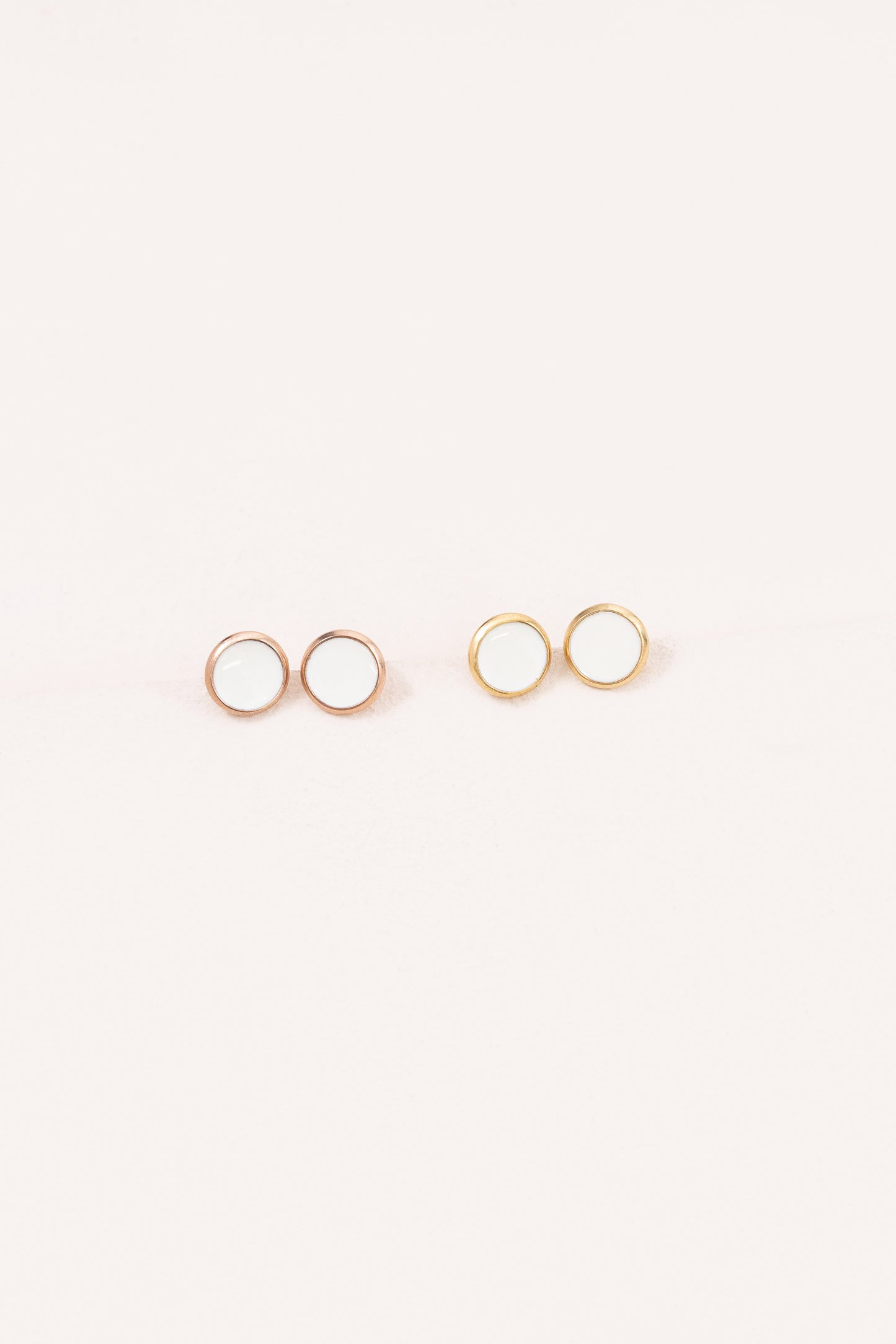 10mm Palette Earrings | White (14K)