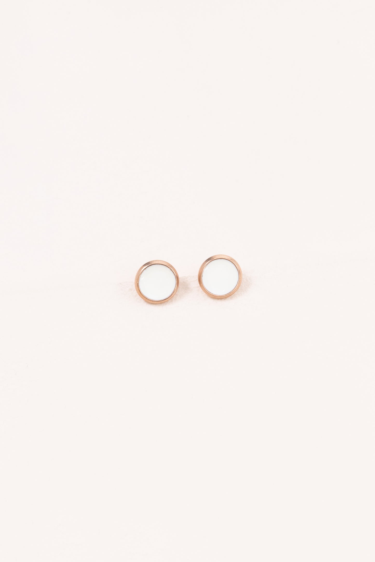 10mm Palette Earrings | White (14K)
