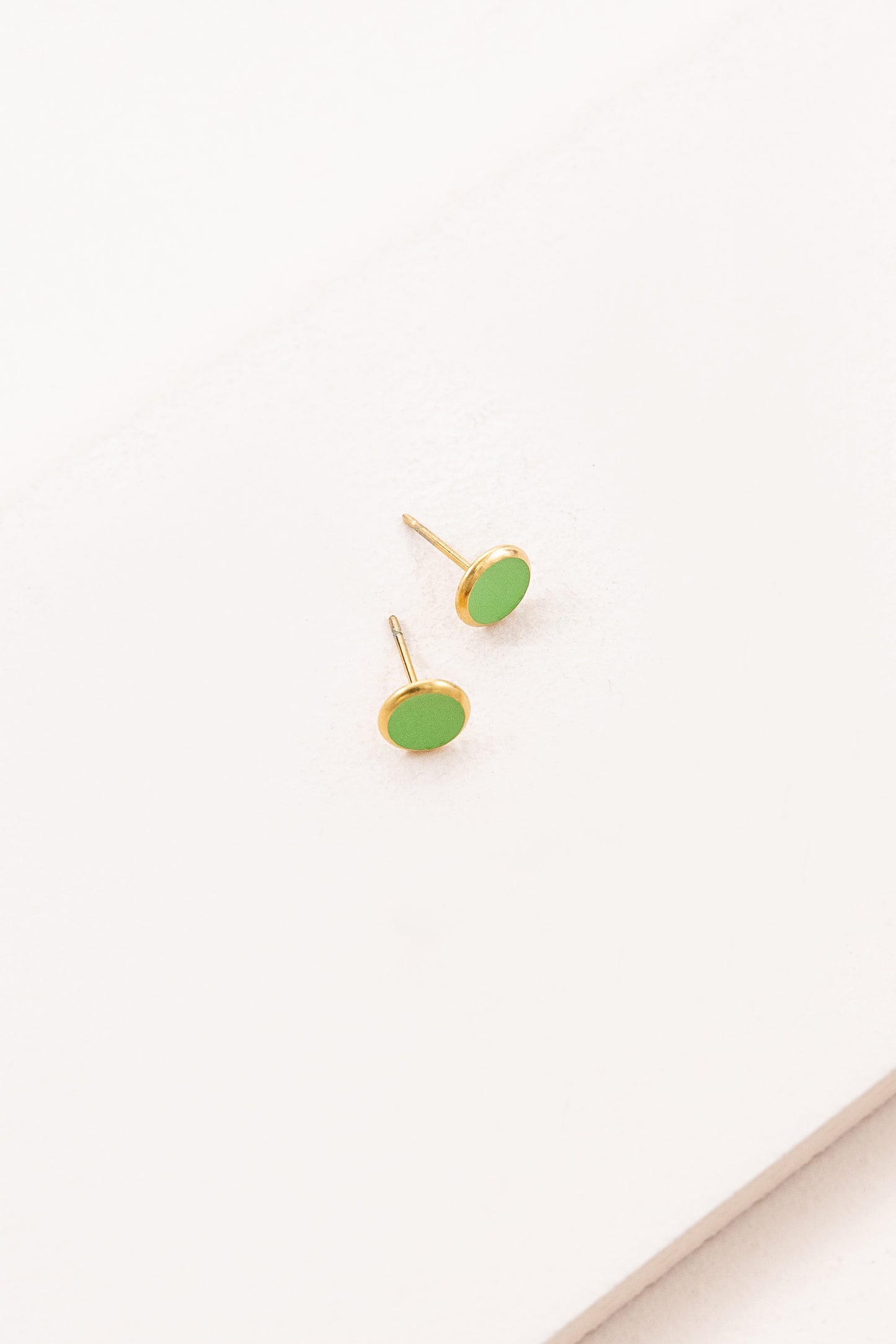 8mm Palette Earrings | Pear Green (14K)