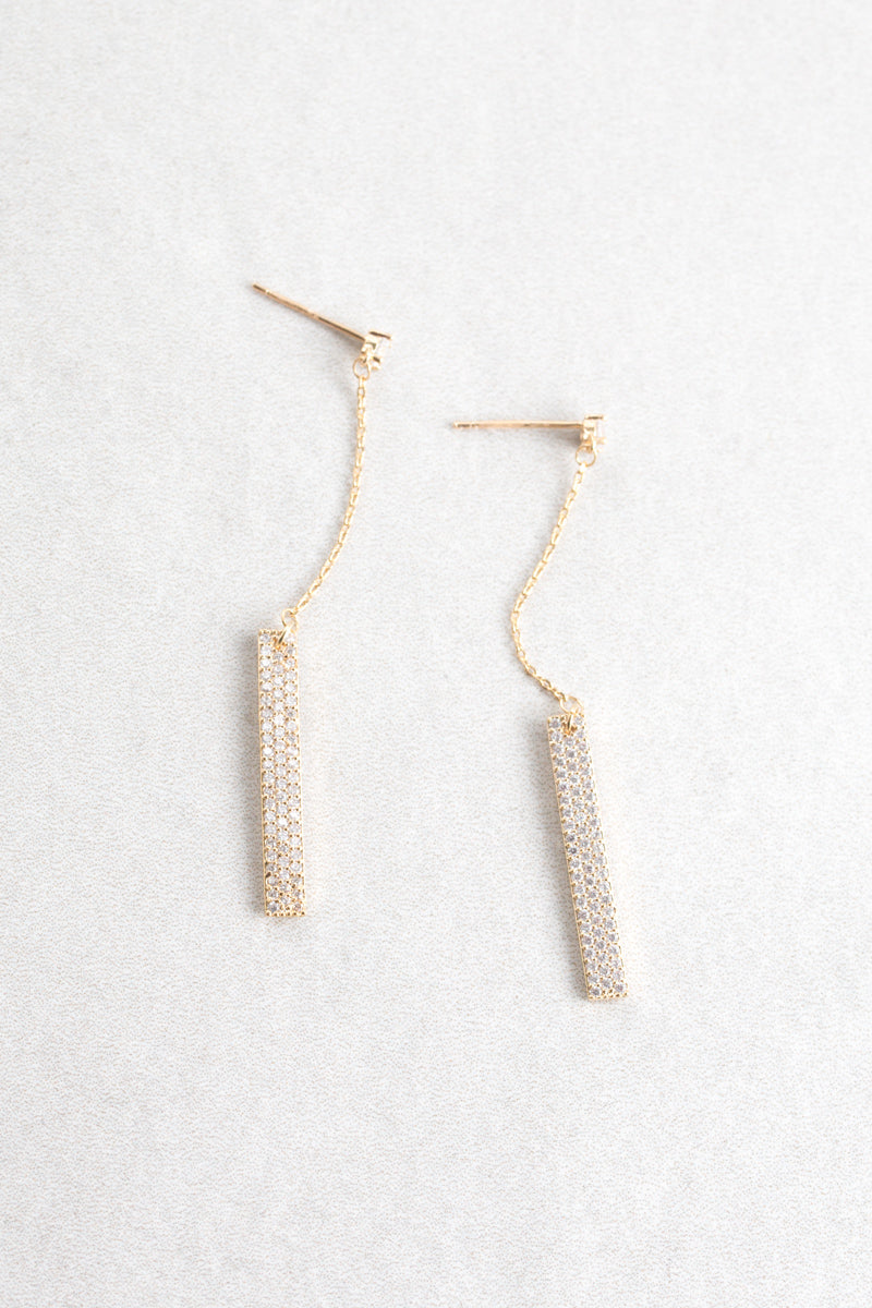 Walk The Carpet Dangle Earrings | Gold