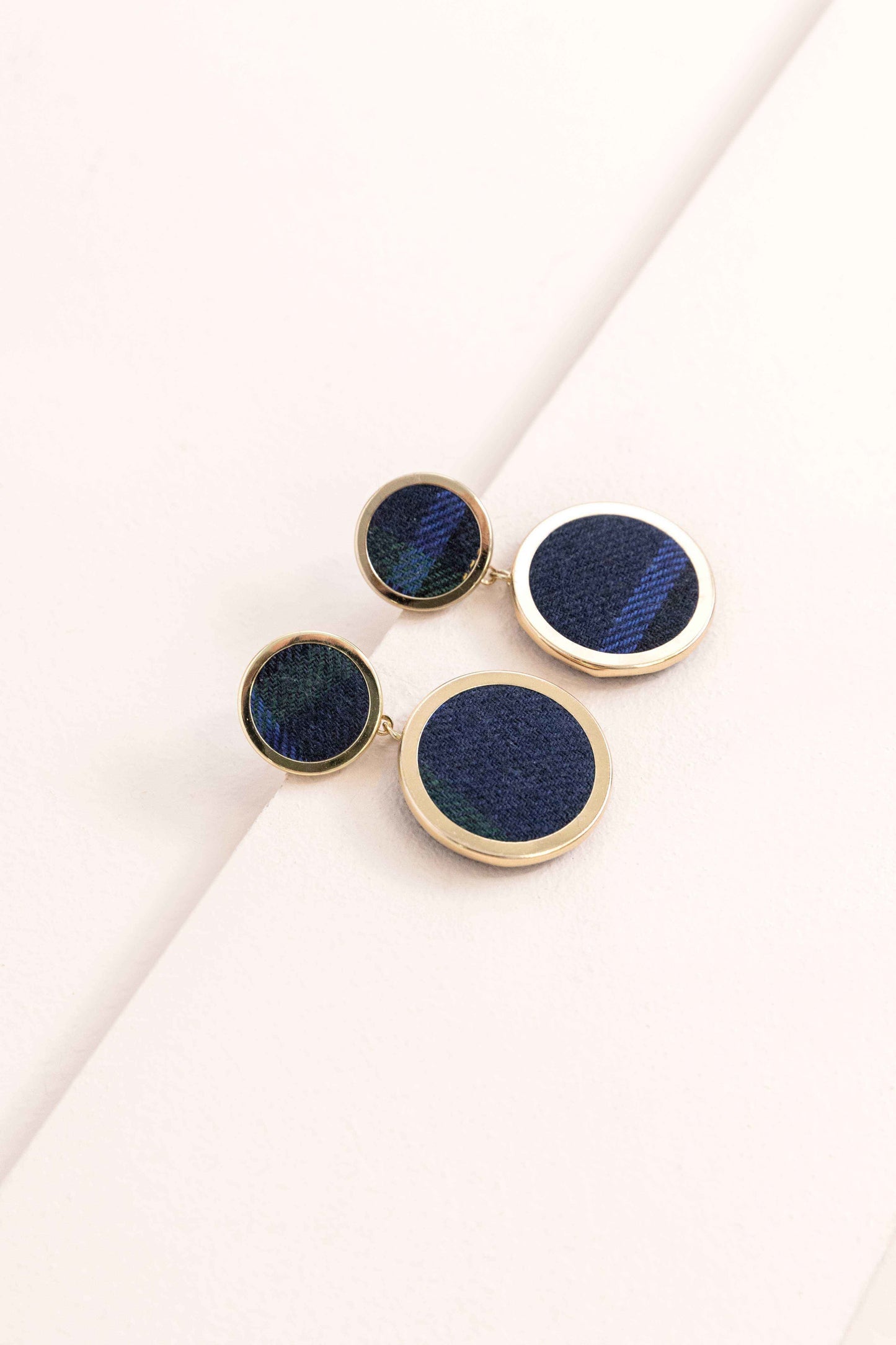 Going Places Circle Drop Earrings | Plaid (14K)