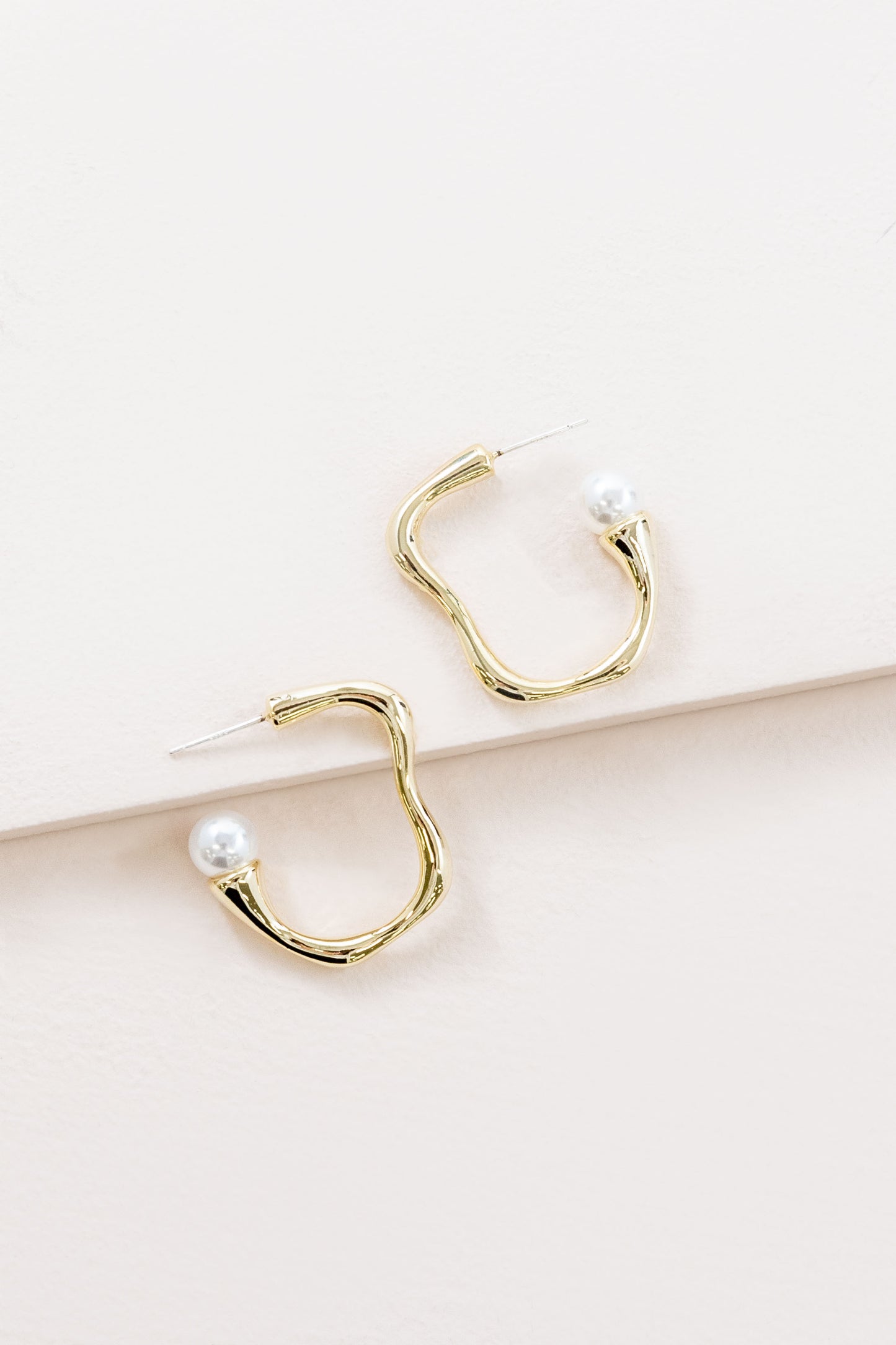 Wavy Gold and Pearl Hoop