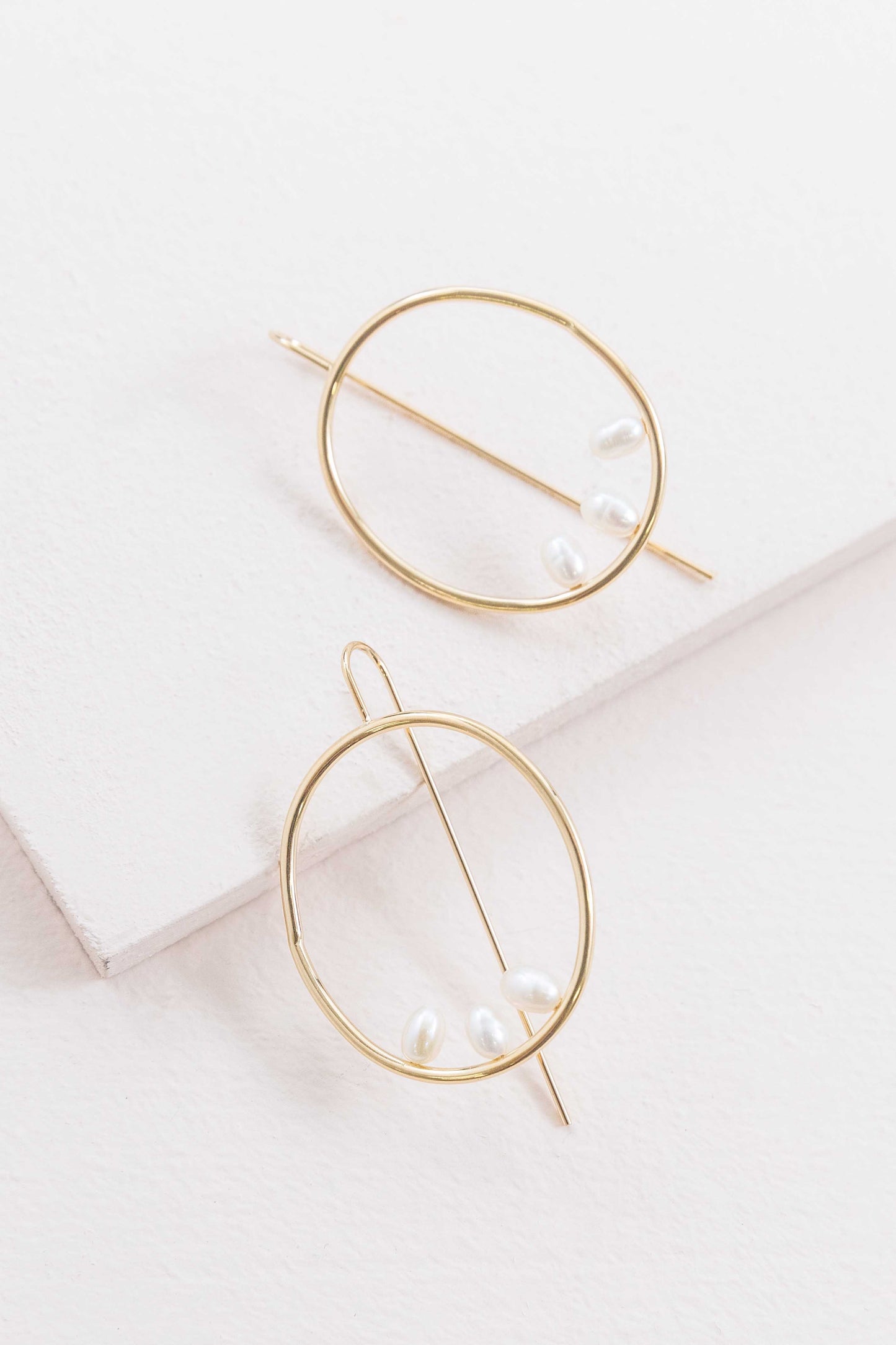 Right on Time Hook Earrings (14K)