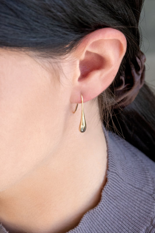 Alexa Hook Earrings | Gold (24K)