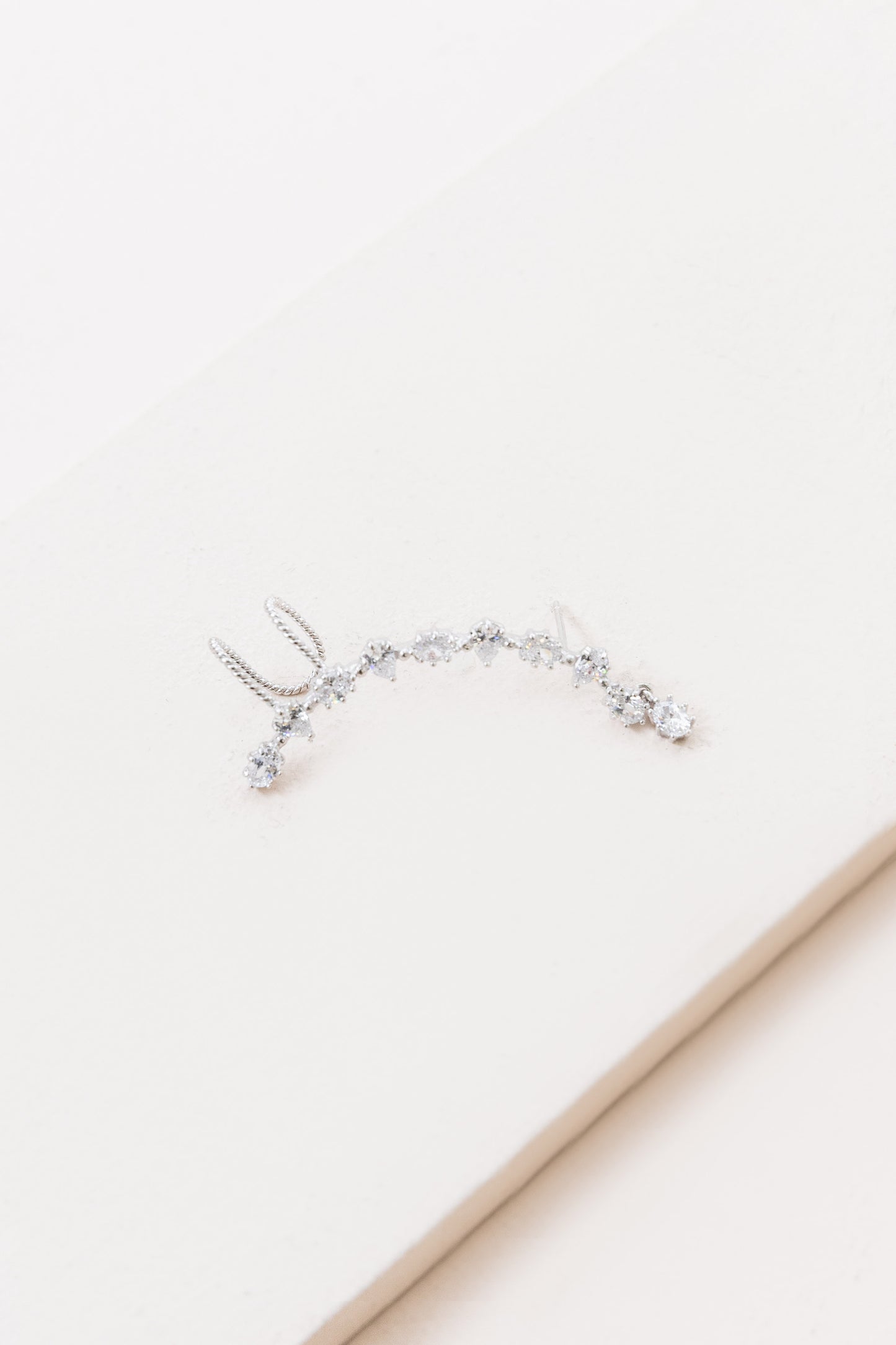 Gala Ear Crawler Cuff