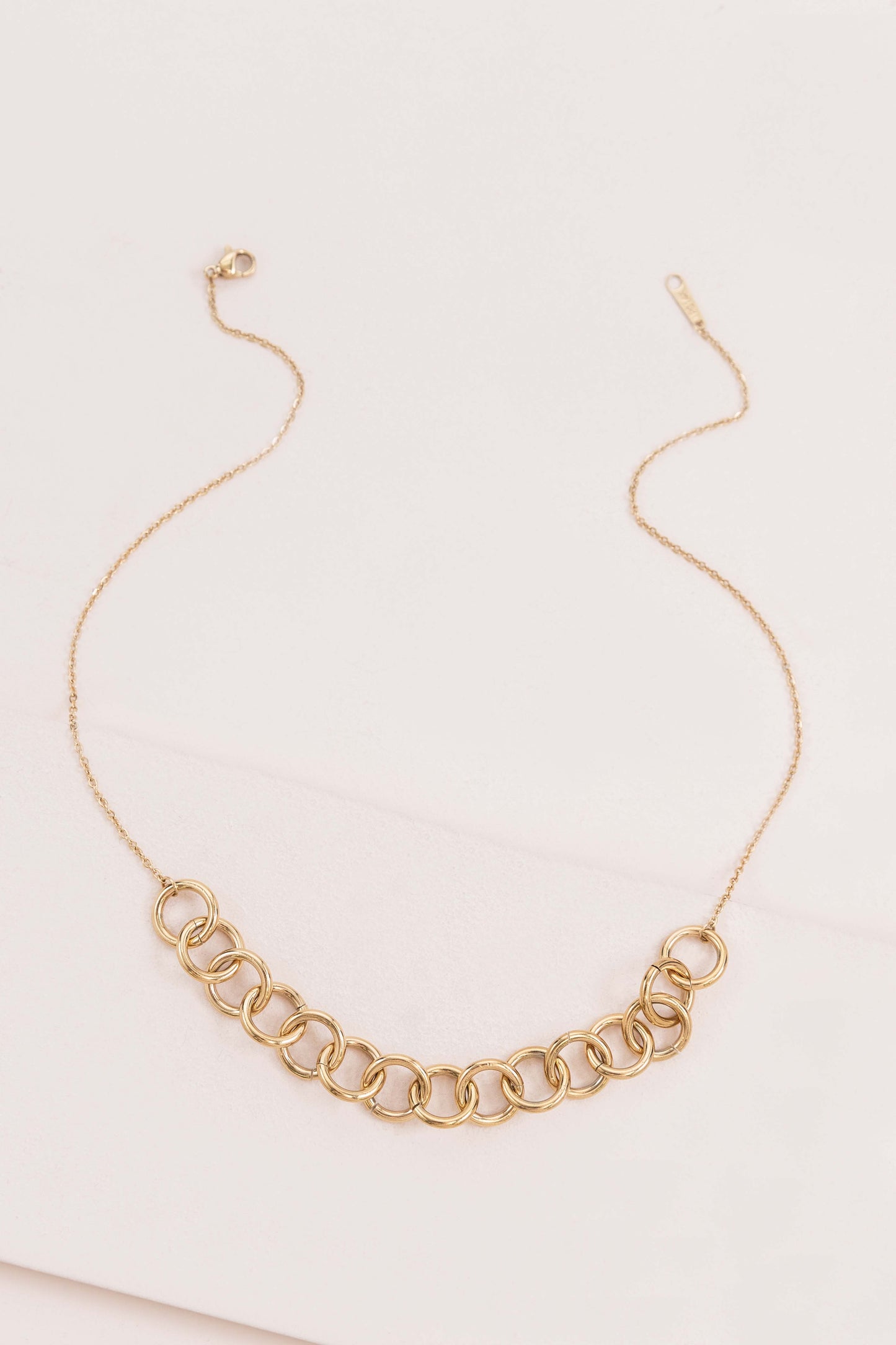 Interlocking Circles Necklace (18K)