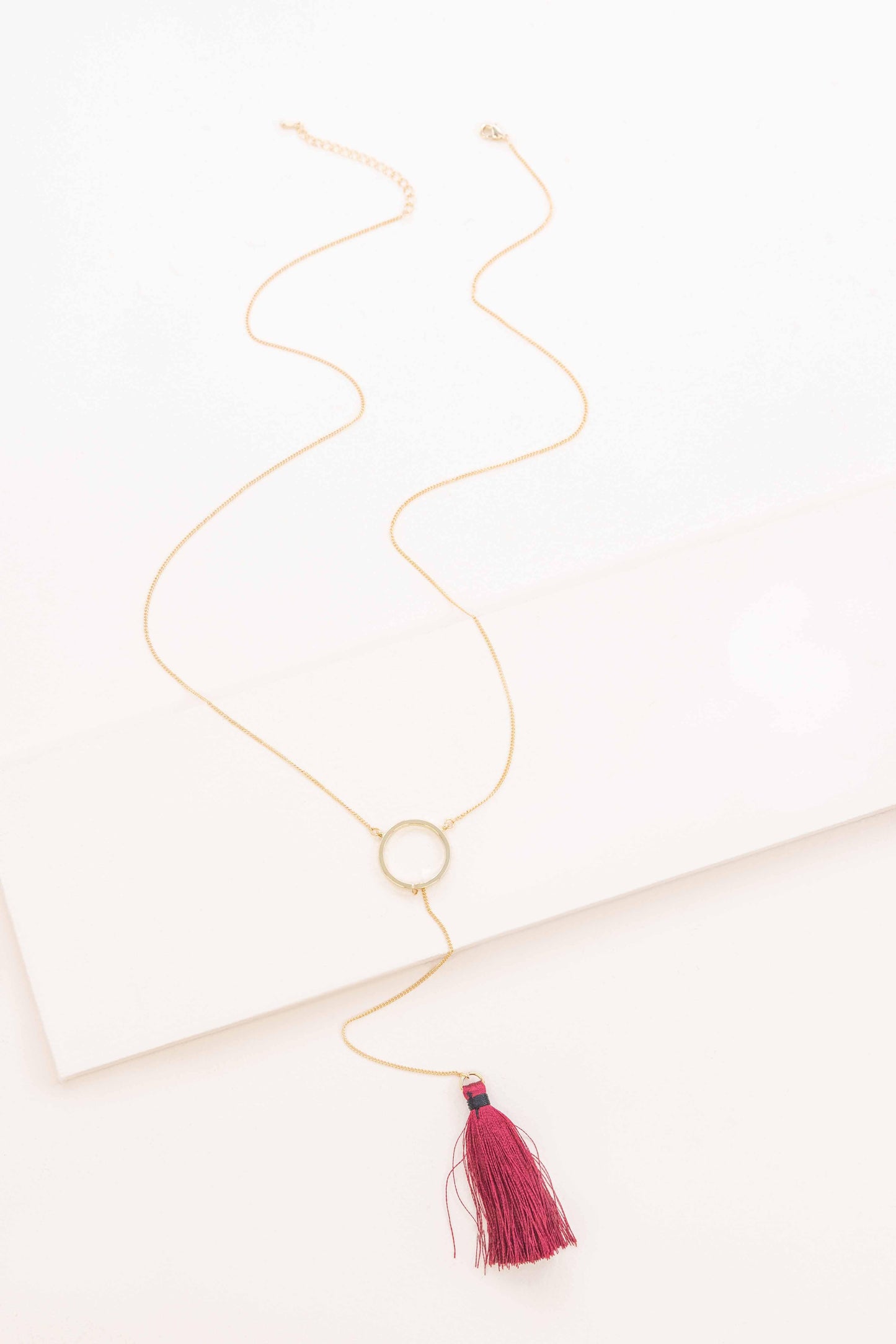 Remia Tassel Y-Necklace | Maroon