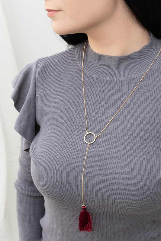 Remia Tassel Y-Necklace | Maroon