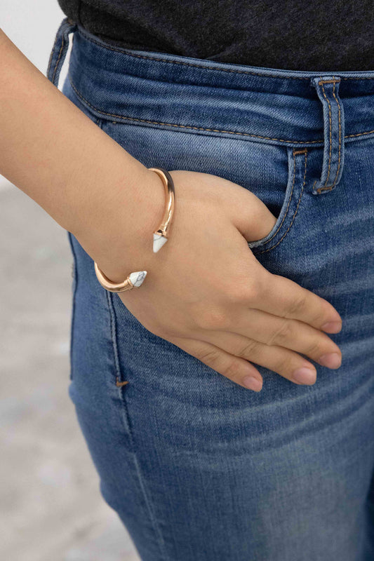 Point Stone Cuff | White (14K Gold)