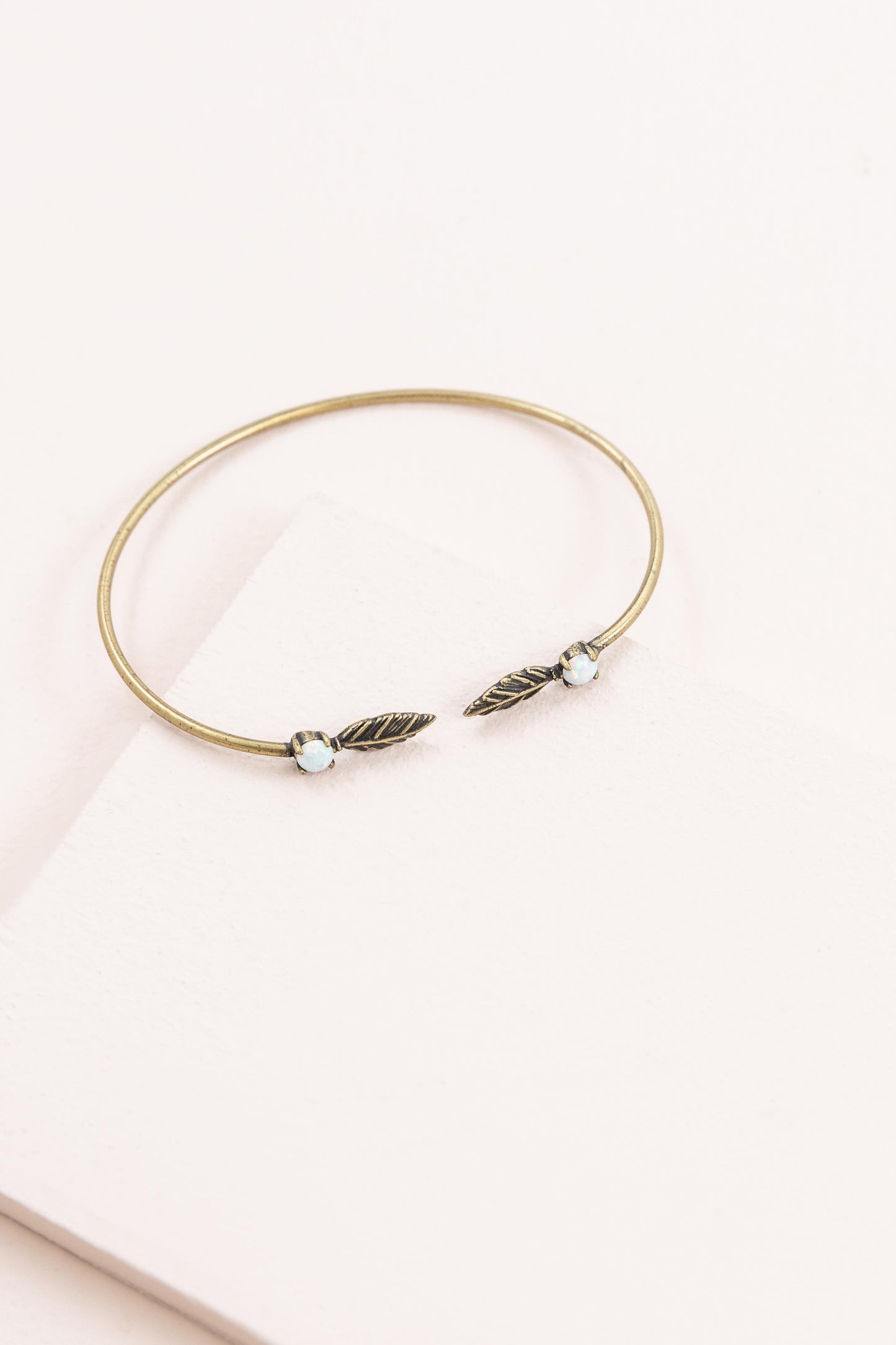 Travelers Feather Stone Bracelet