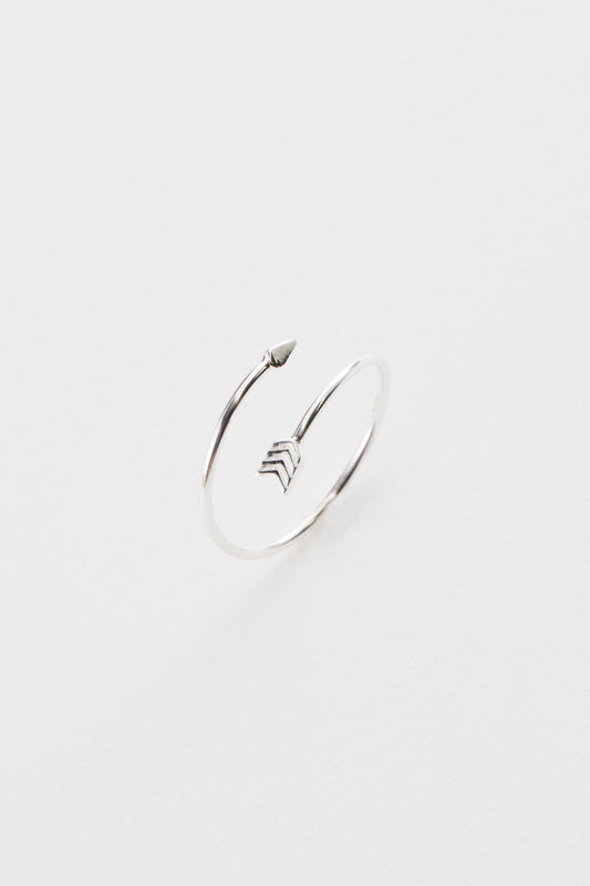 Twisted Arrow Ring