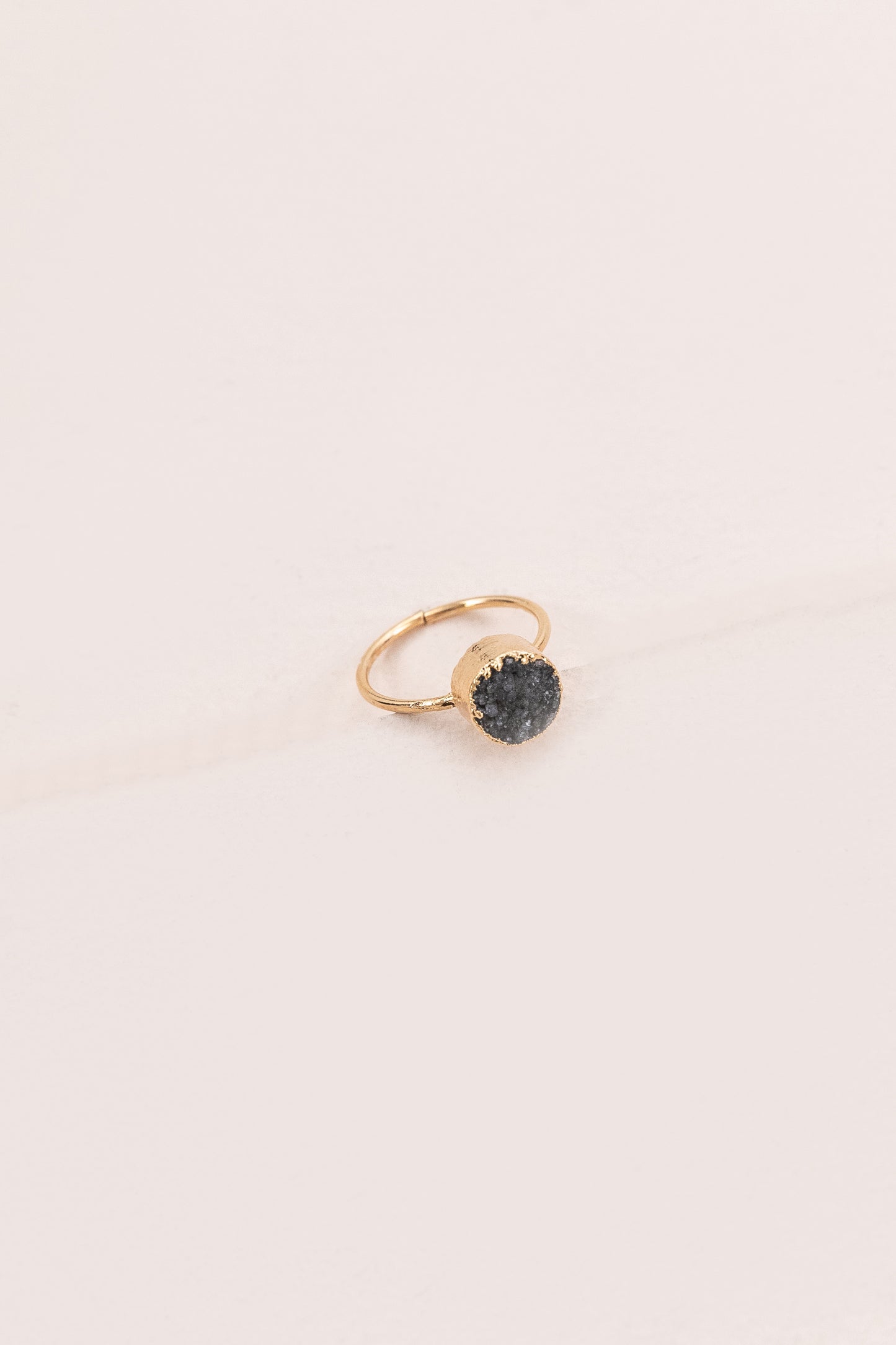 Circle Druzy Pinky Ring | Slate Gray (10K)