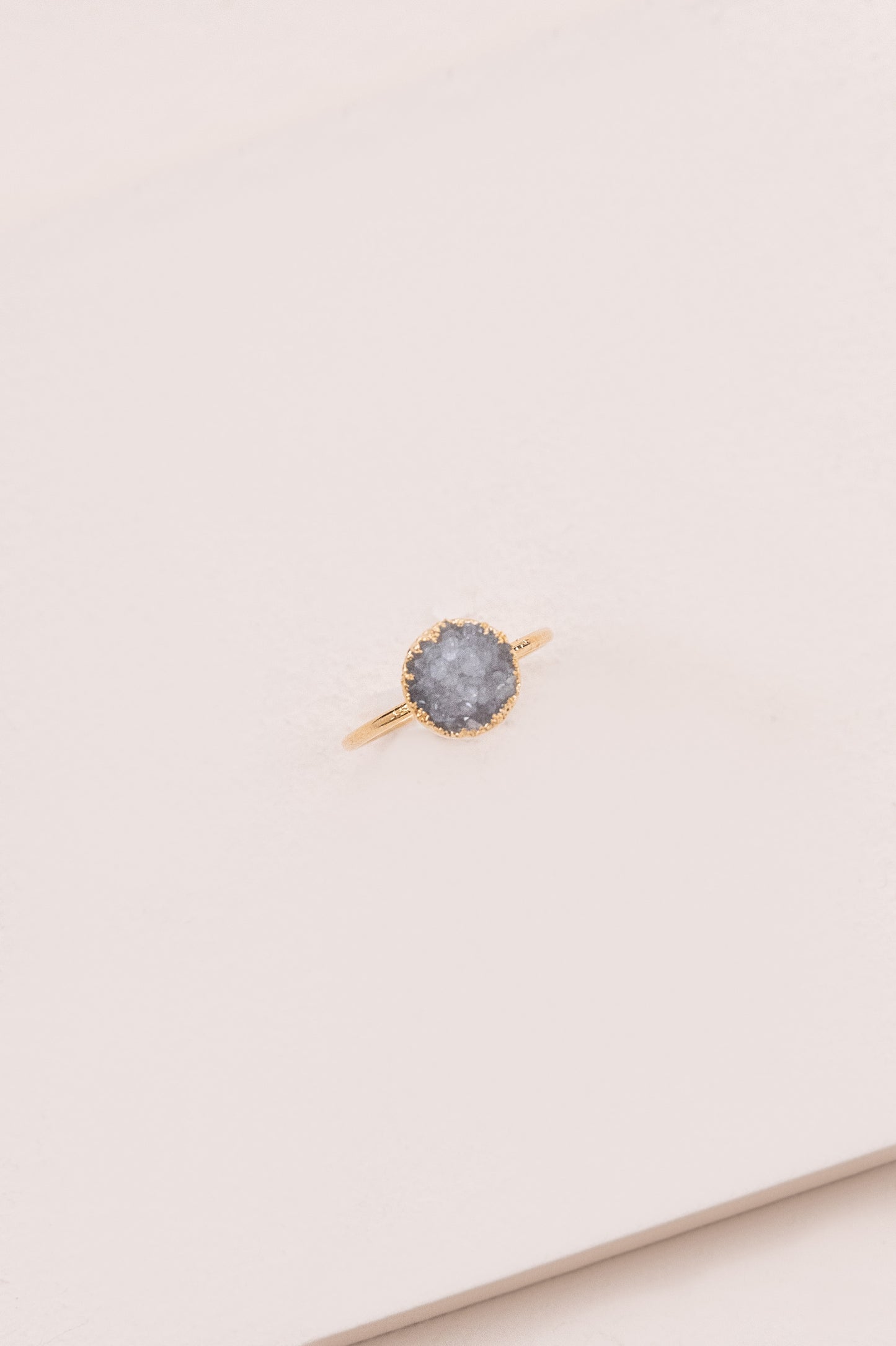 Circle Druzy Pinky Ring | Gray Ice (10K)