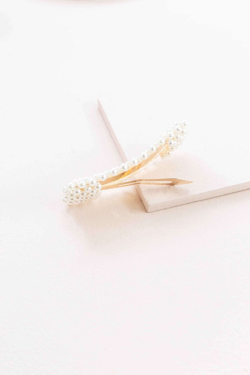 Polished Pearls Hair Clip