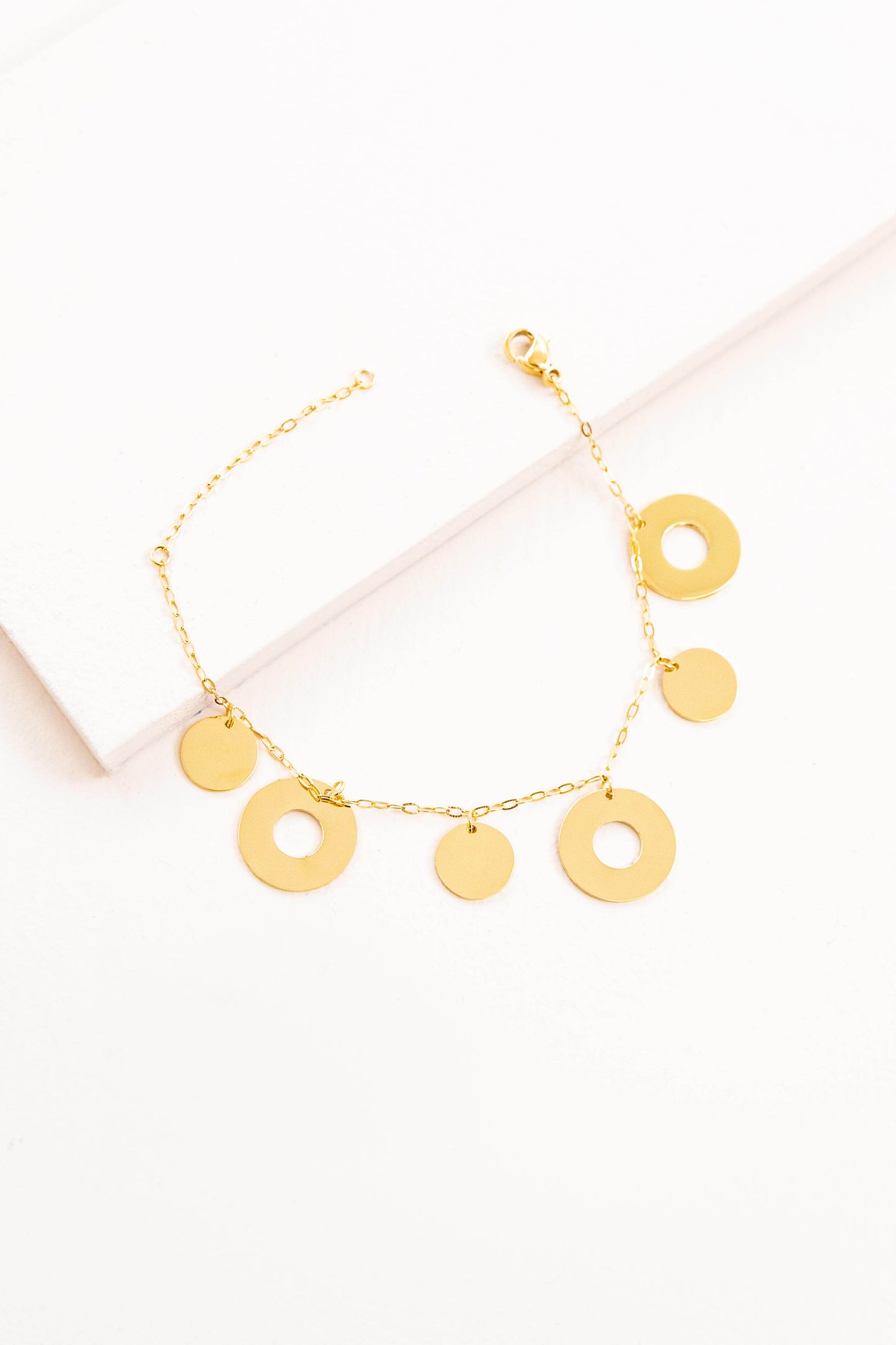 Keep Your Records On Bracelet (18K)