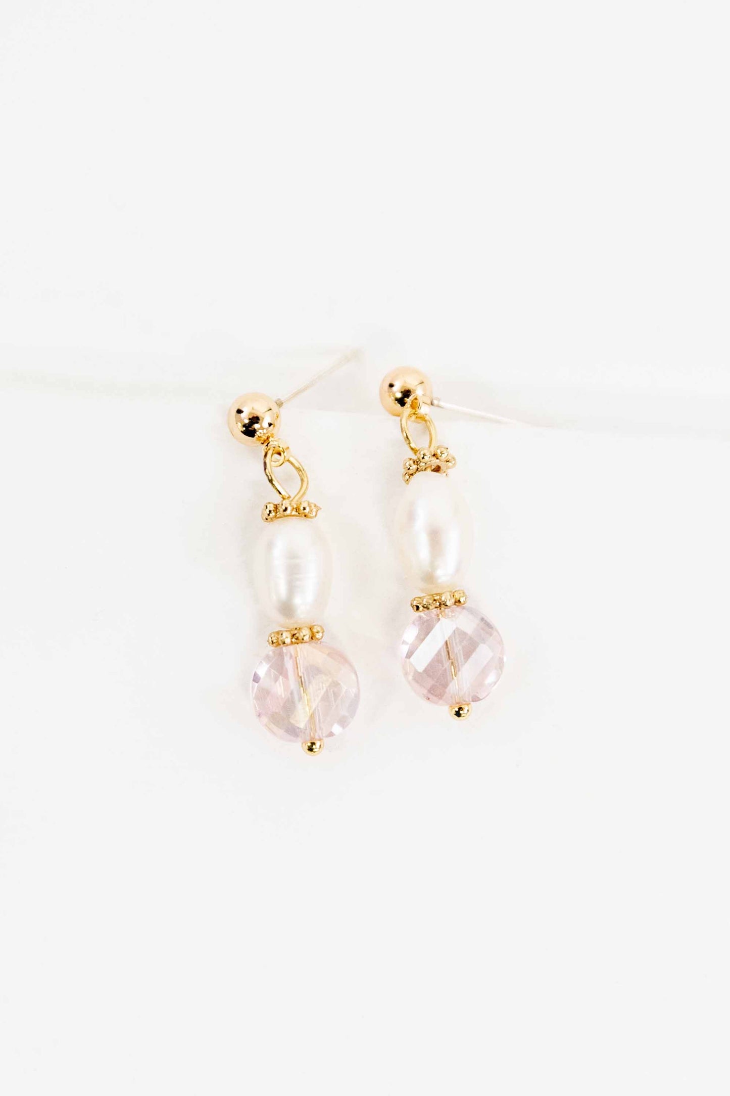 Zaina Pearl Earrings | Pink