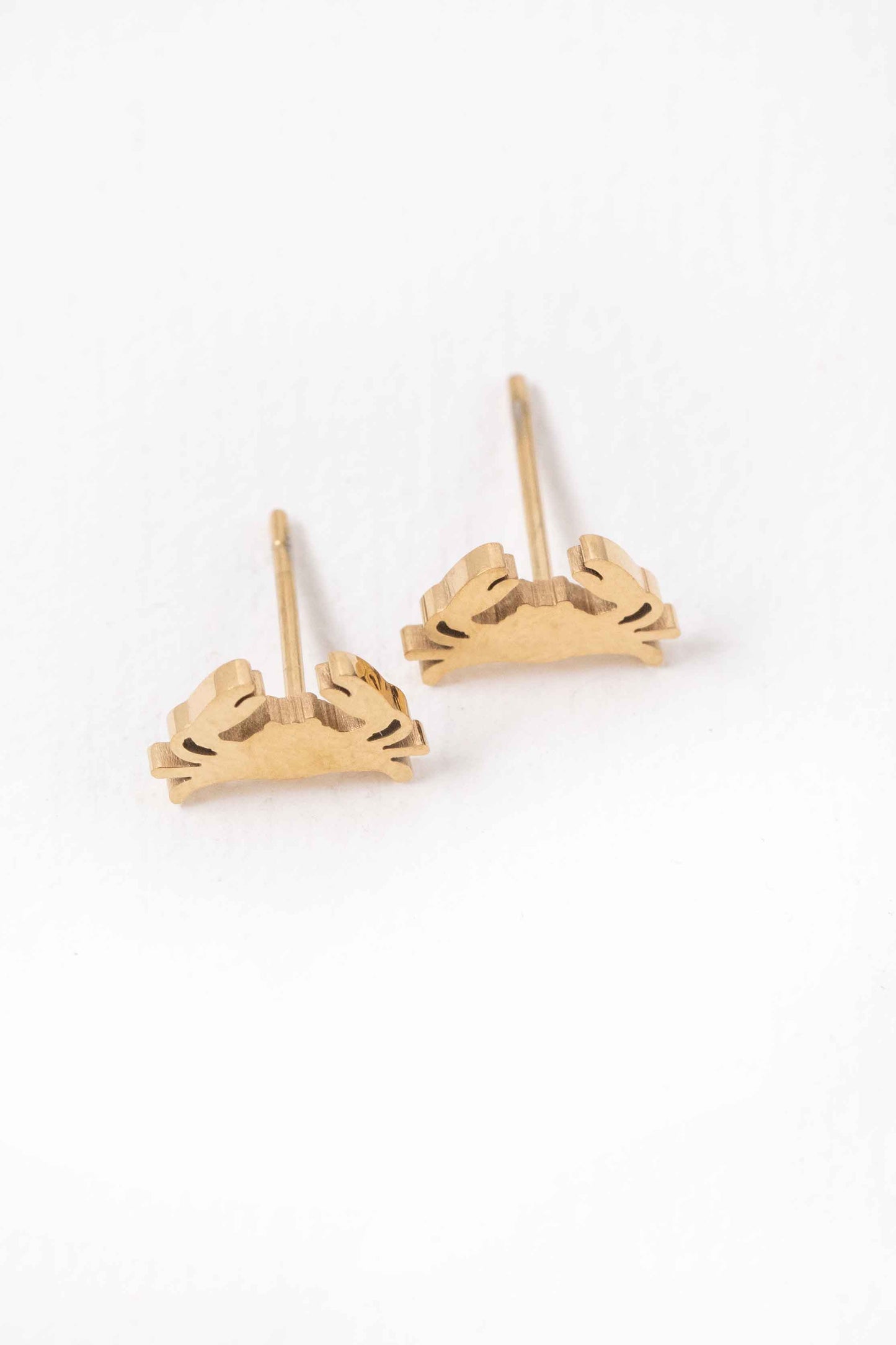 Crab Charm Earrings | Gold