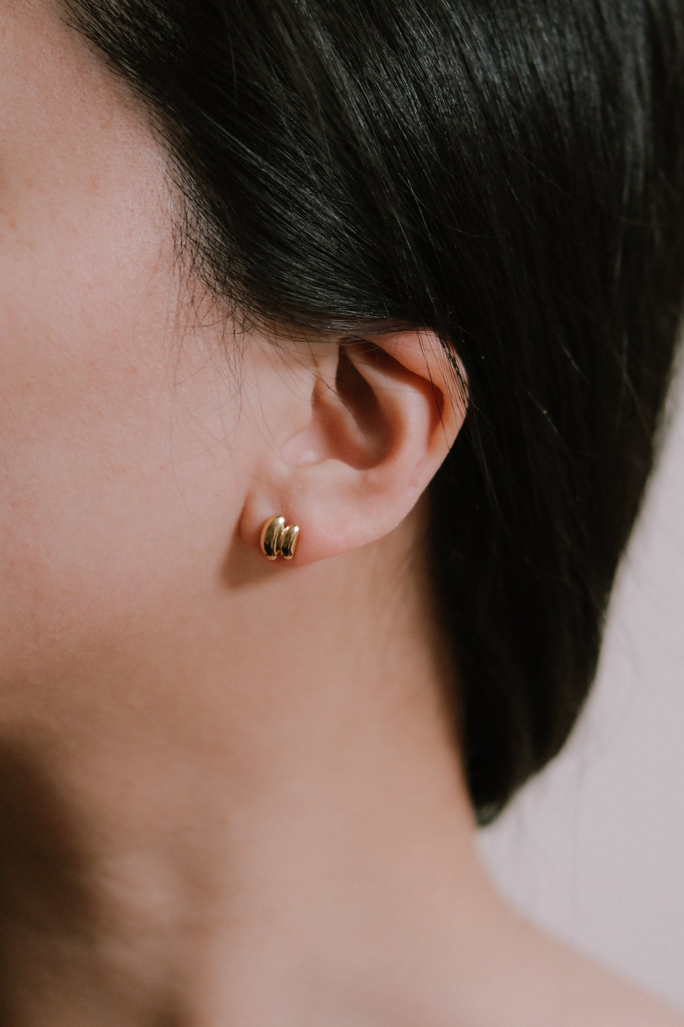 Sculpted Curve Stud Earrings | Gold