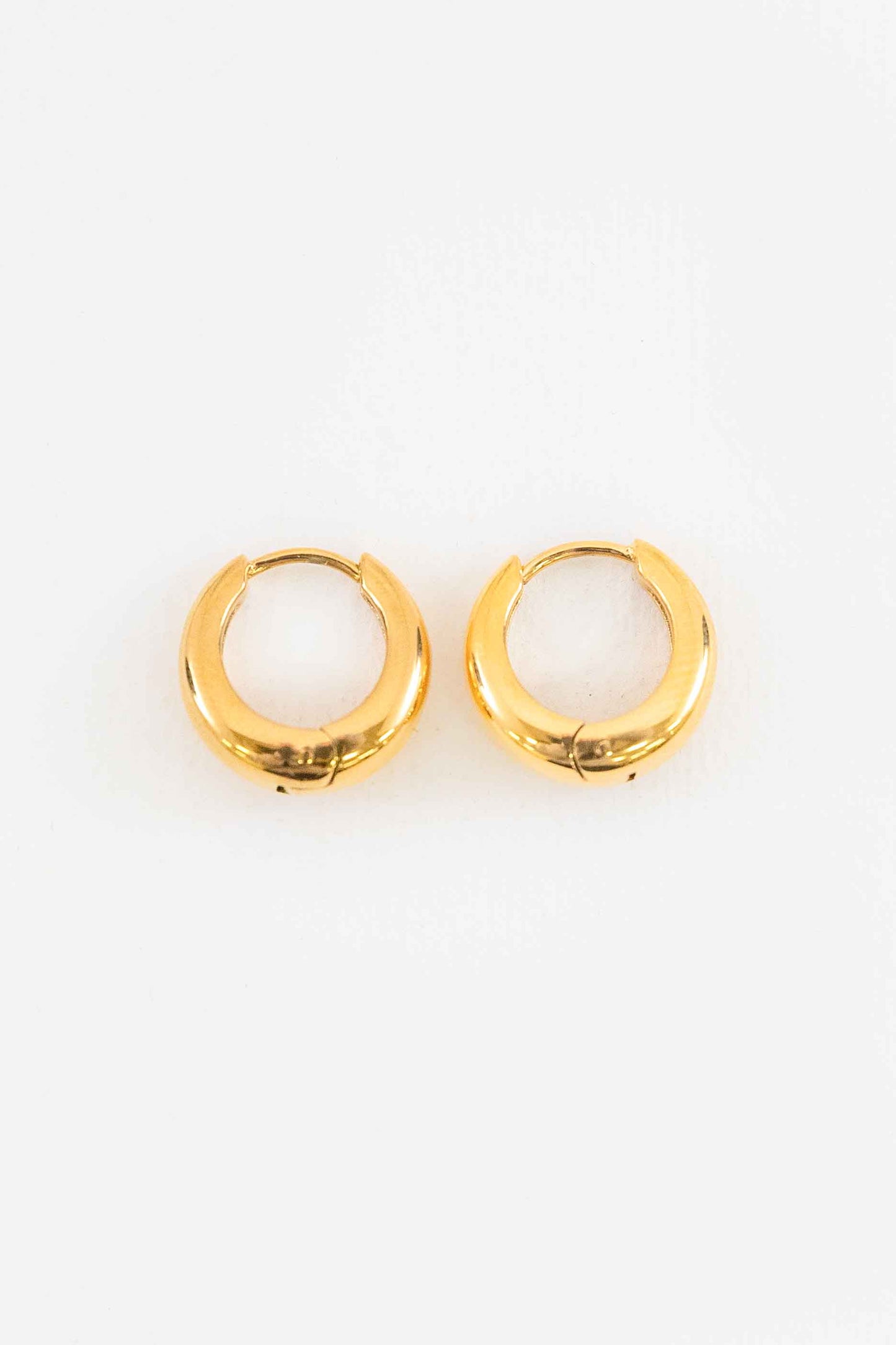 Minimal 17mm Hoop Earrings | Gold