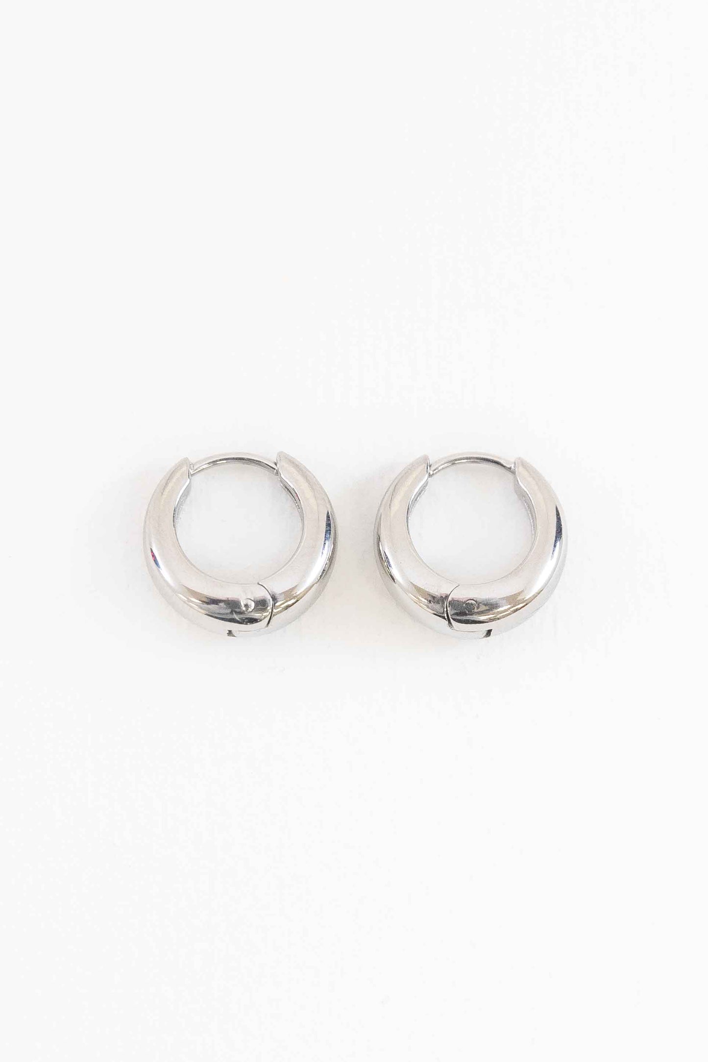 Minimal 17mm Hoop Earrings | Silver