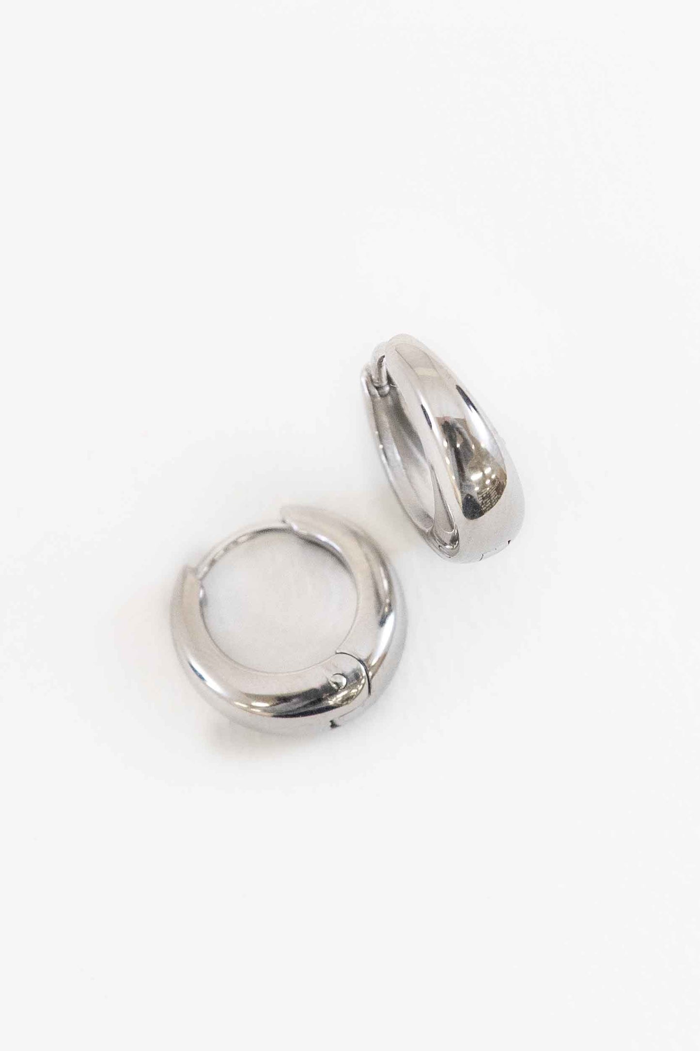Minimal 17mm Hoop Earrings | Silver