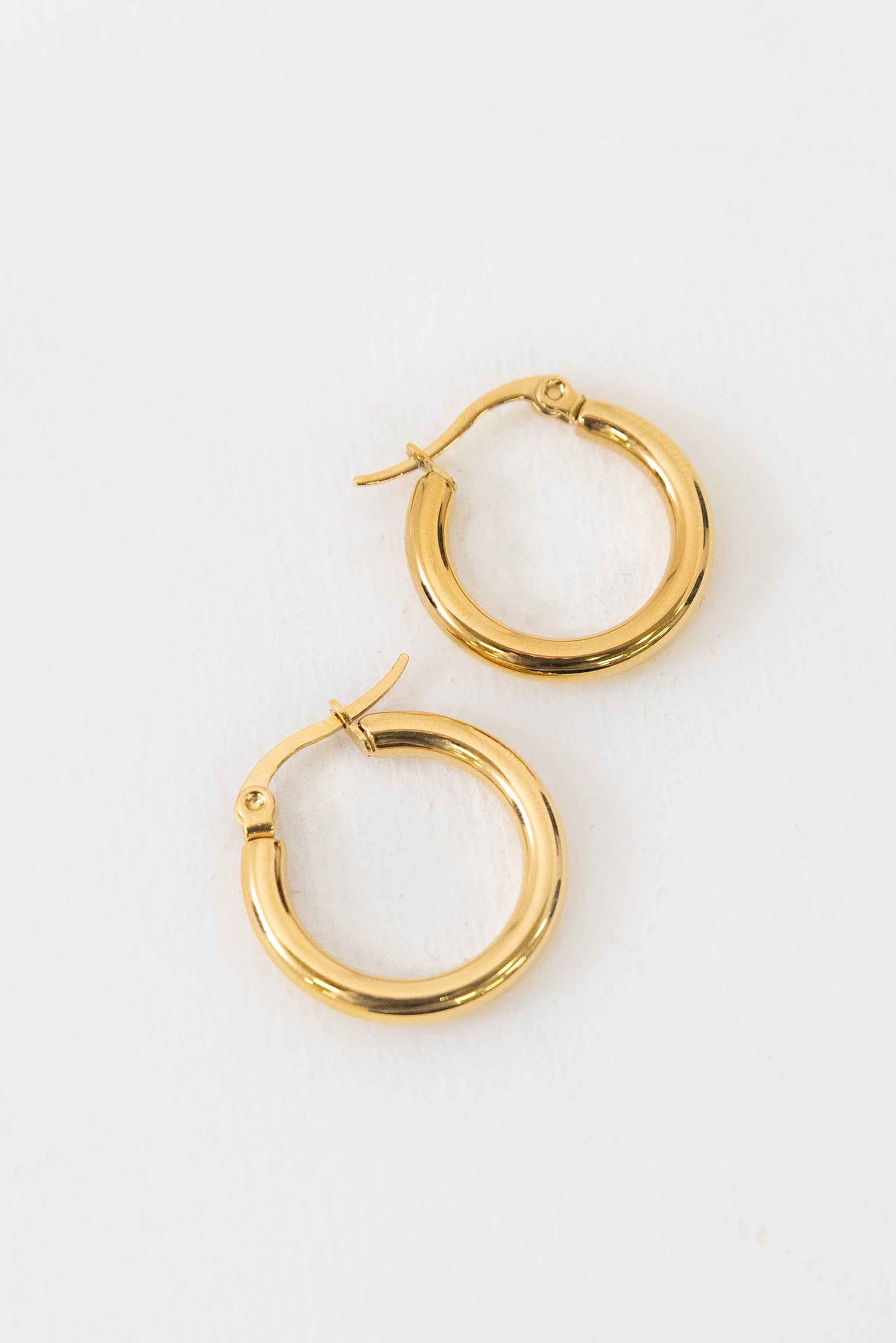Classic Medium Hoop Earrings | Gold