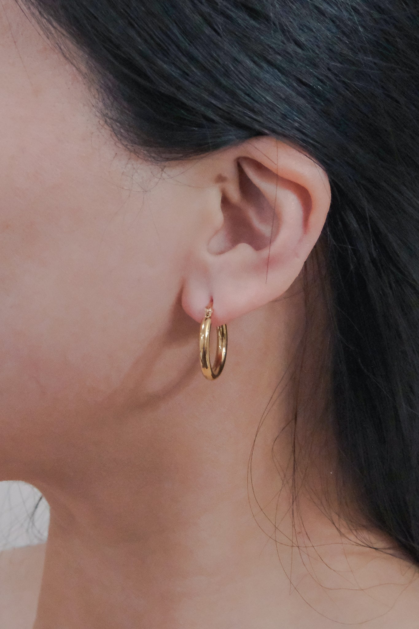 Classic Medium Hoop Earrings | Gold
