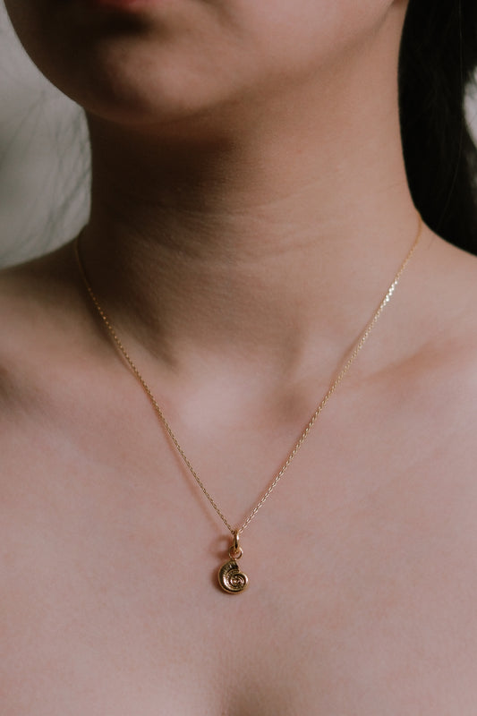 Sea Shell Charm Necklace | Gold
