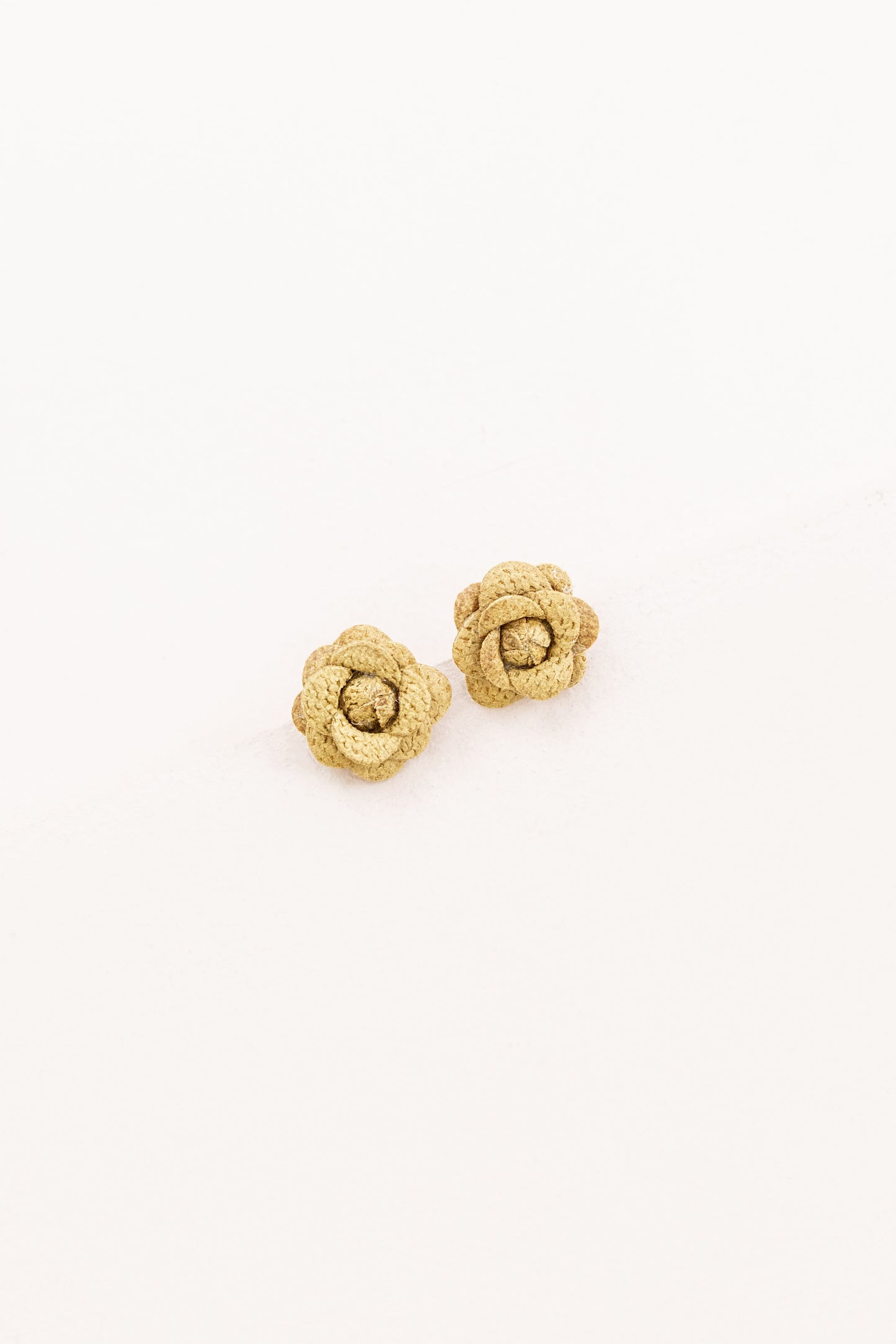 Lilou Flower Earrings | Mustard