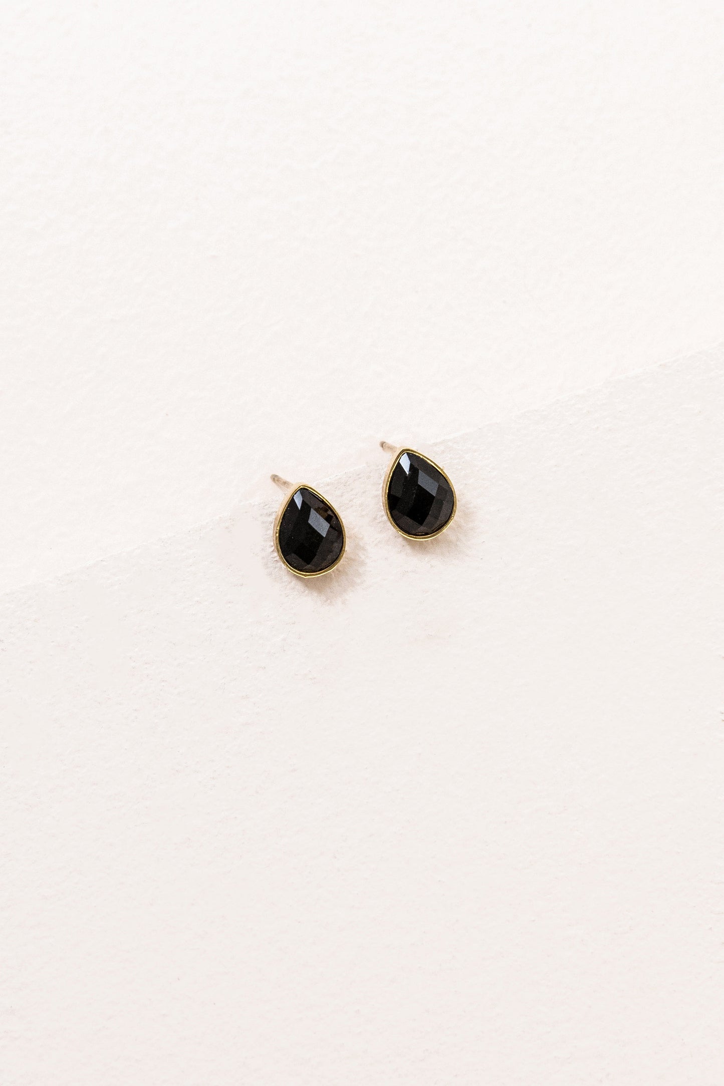 Hugo Pear Stone Earrings | Black