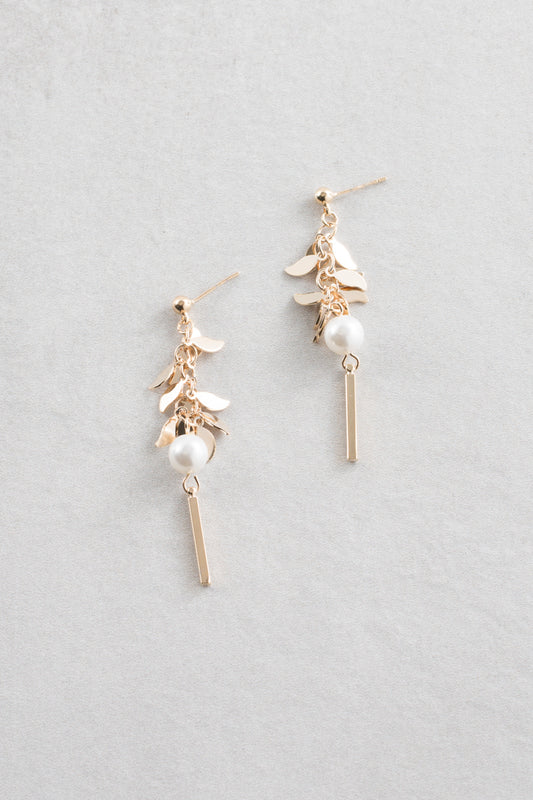 Cornelia Pearl Dangle Earrings