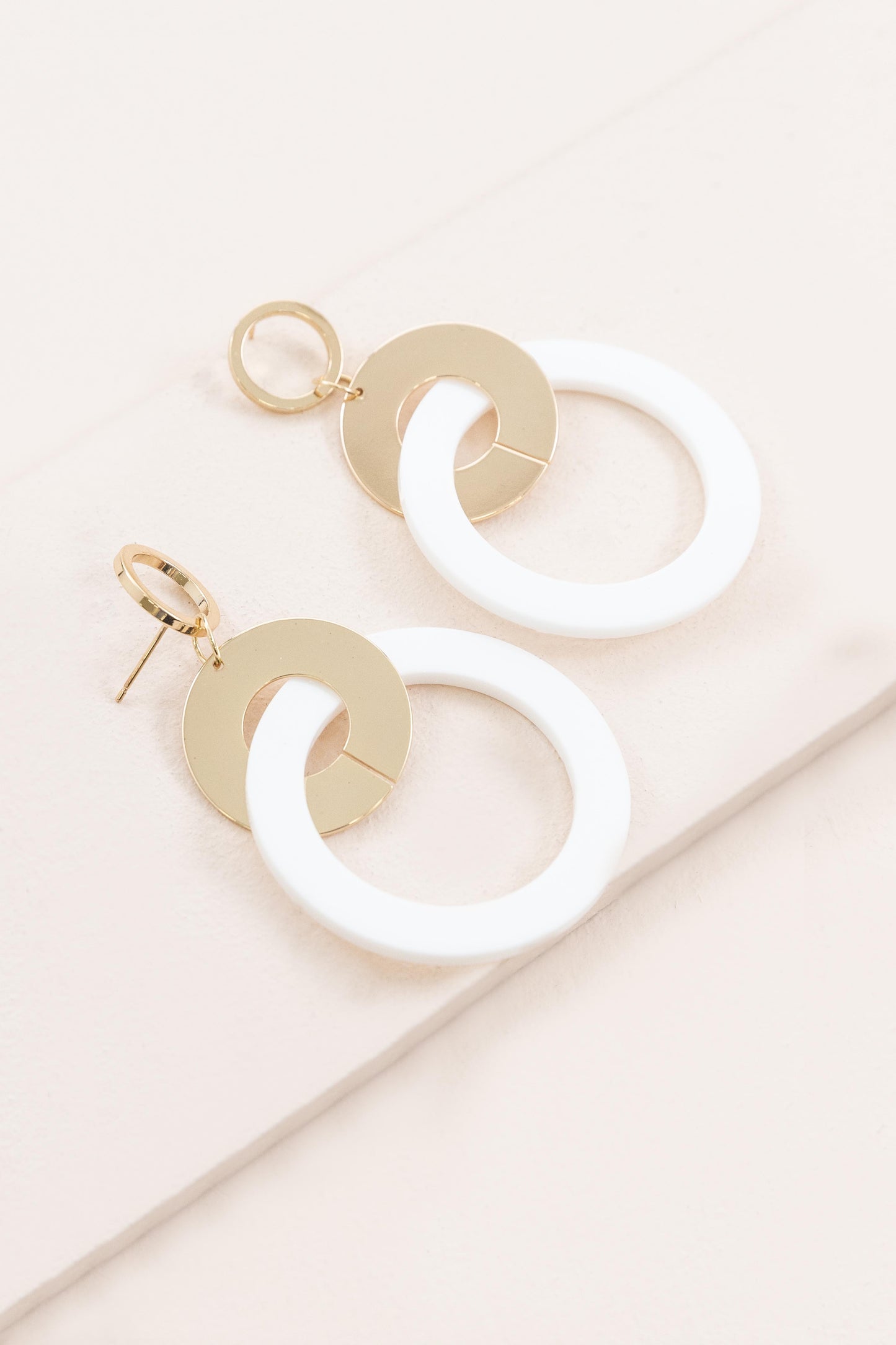 Color Pop Circle Earrings | White