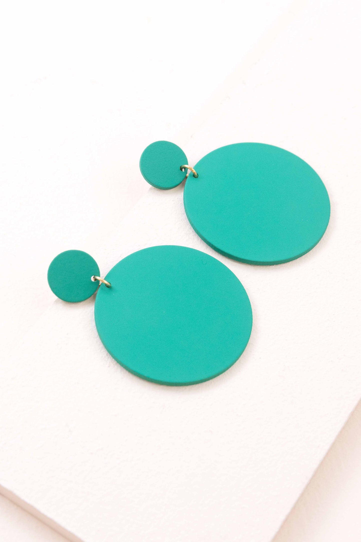 En Vogue Dangle Earrings | Green