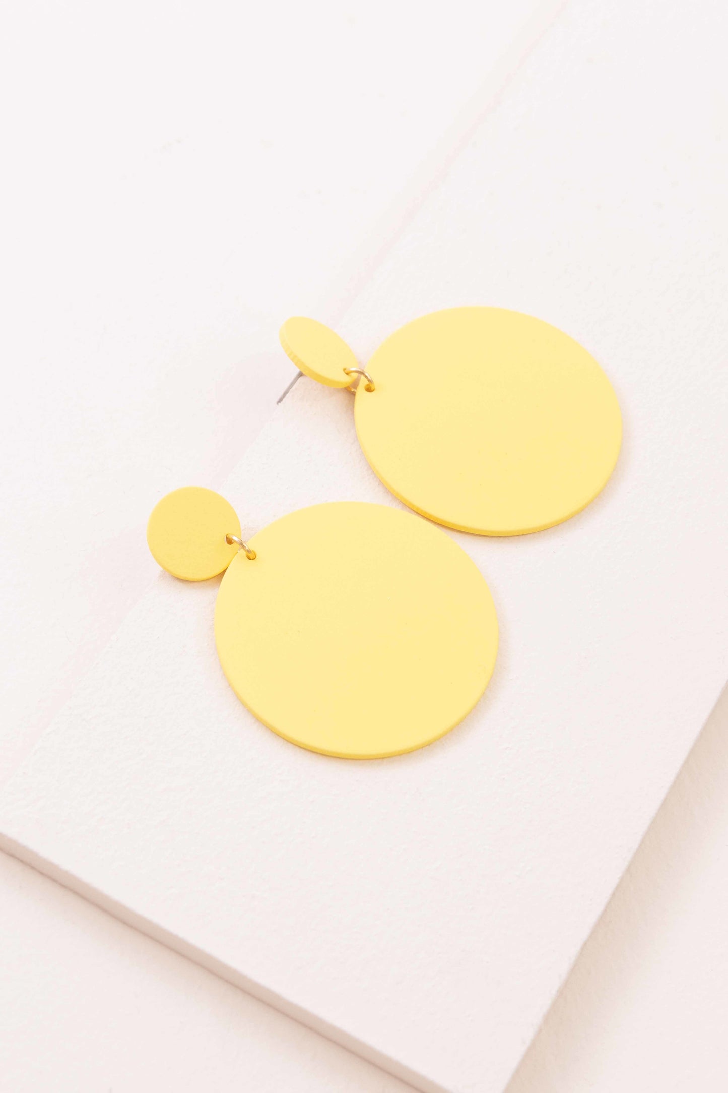 En Vogue Dangle Earrings | Yellow