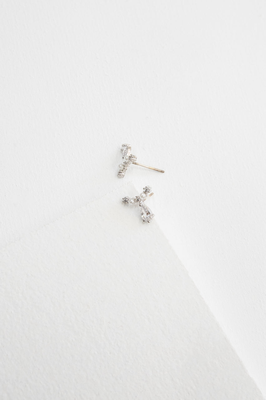 Doting Pearl Stone Earrings | Silver (sterl.)