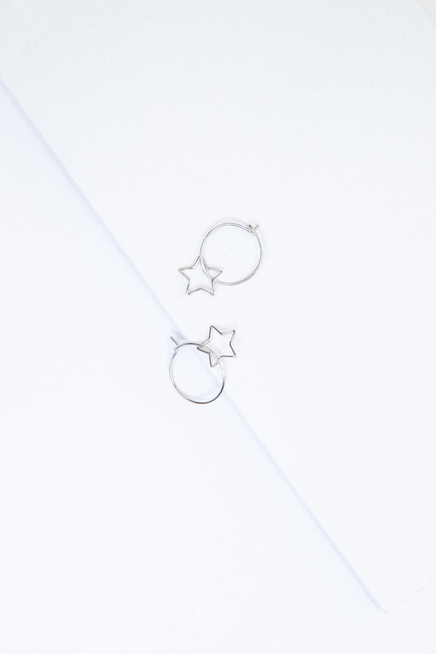 Mini Hoop Wire Earrings | Star (sterl.)