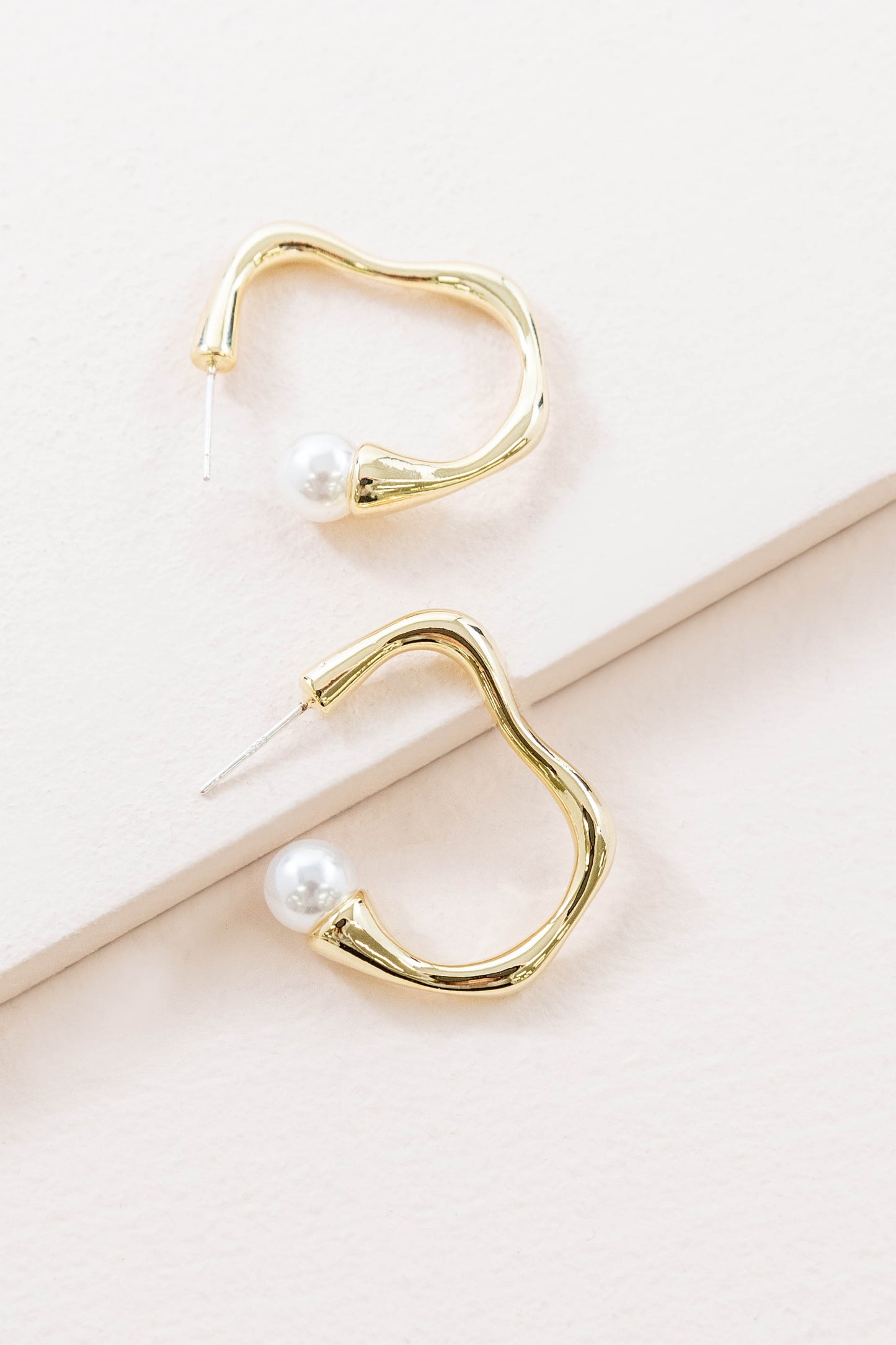 Wavy Gold and Pearl Hoop