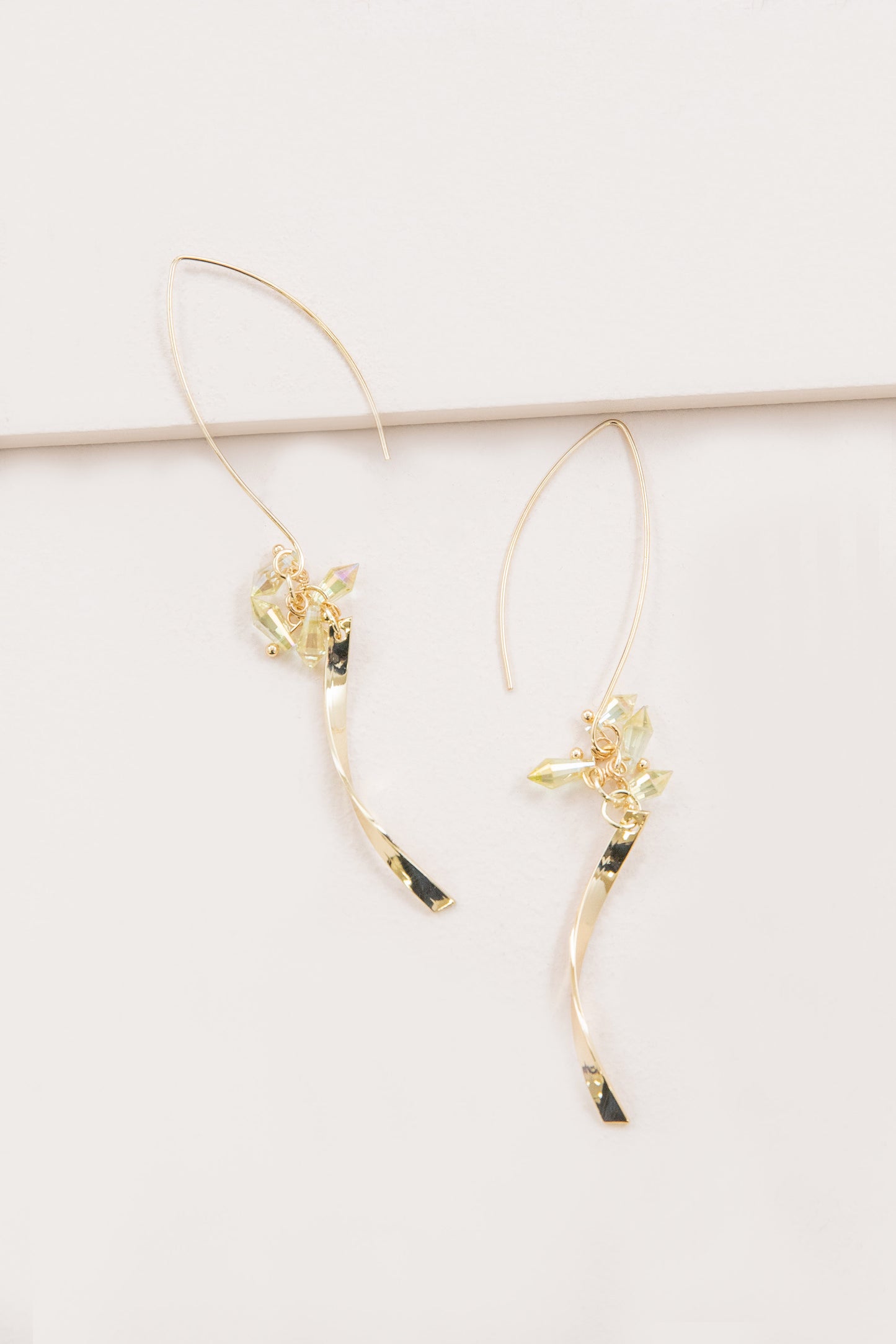 Twist Arc Threader Earrings | Lemon