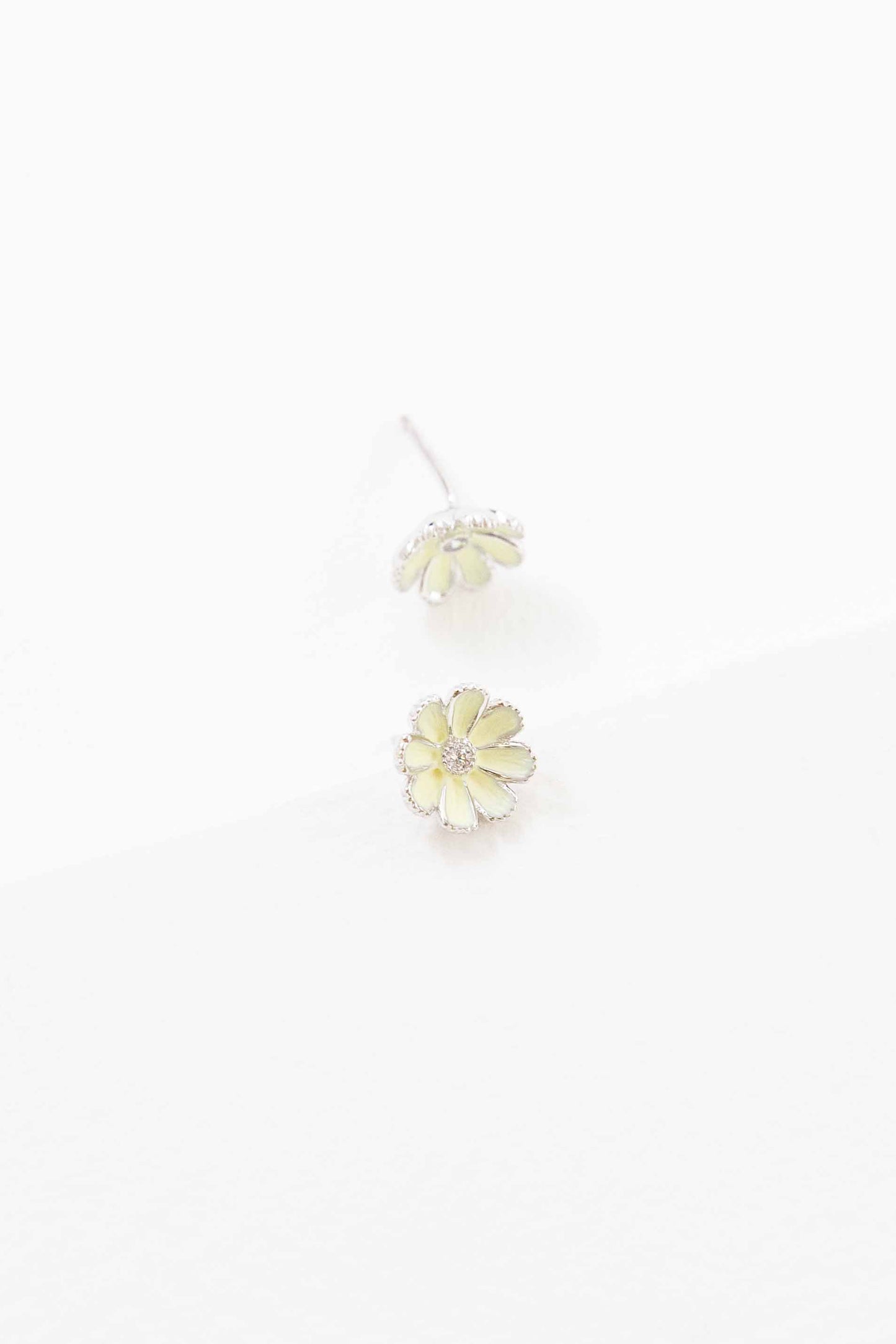Primrose Stud Earrings | Mint (18K)